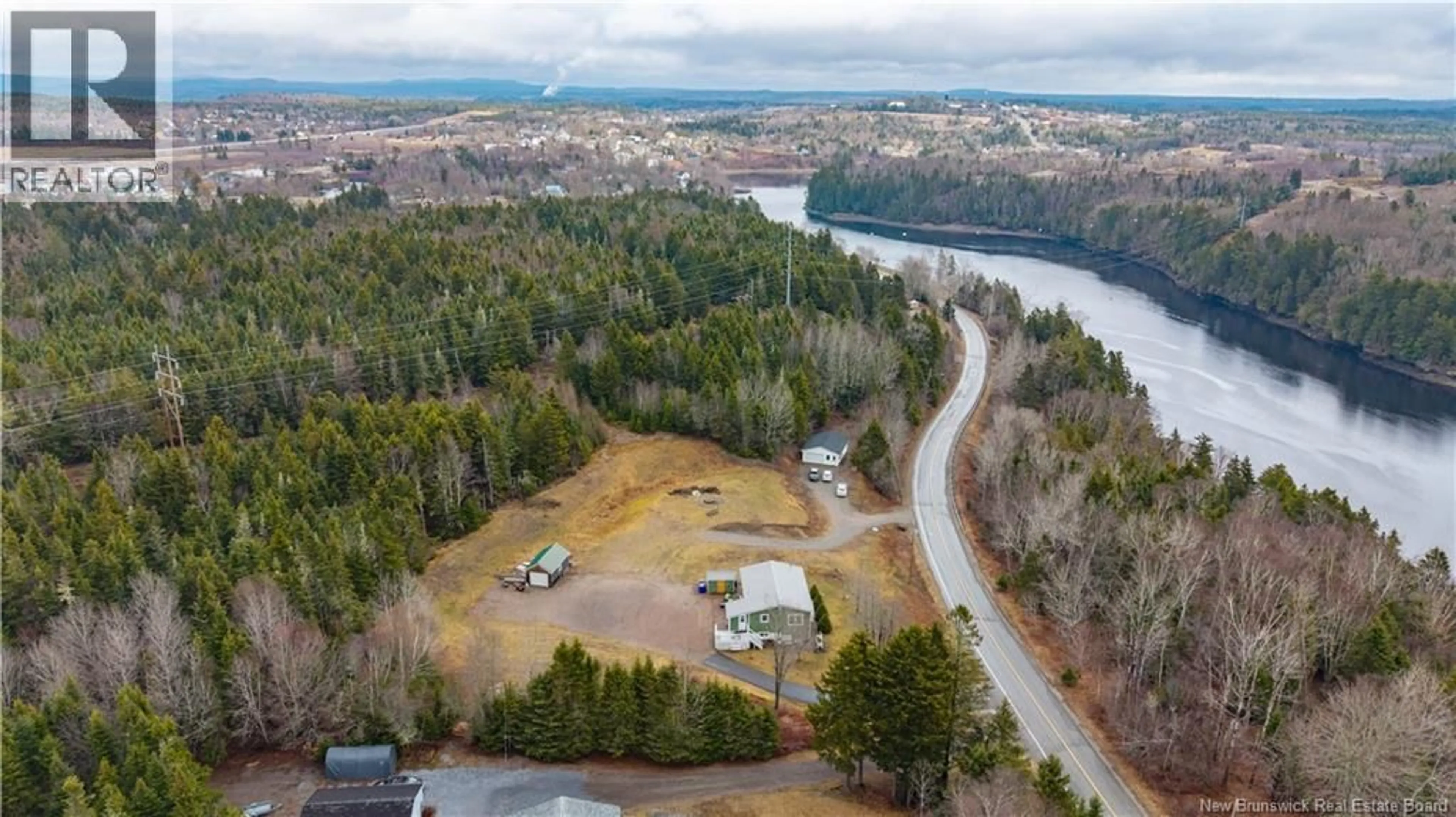 A pic from outside/outdoor area/front of a property/back of a property/a pic from drone, water/lake/river/ocean view for 95 SOUTH STREET, St George New Brunswick E5C3P8