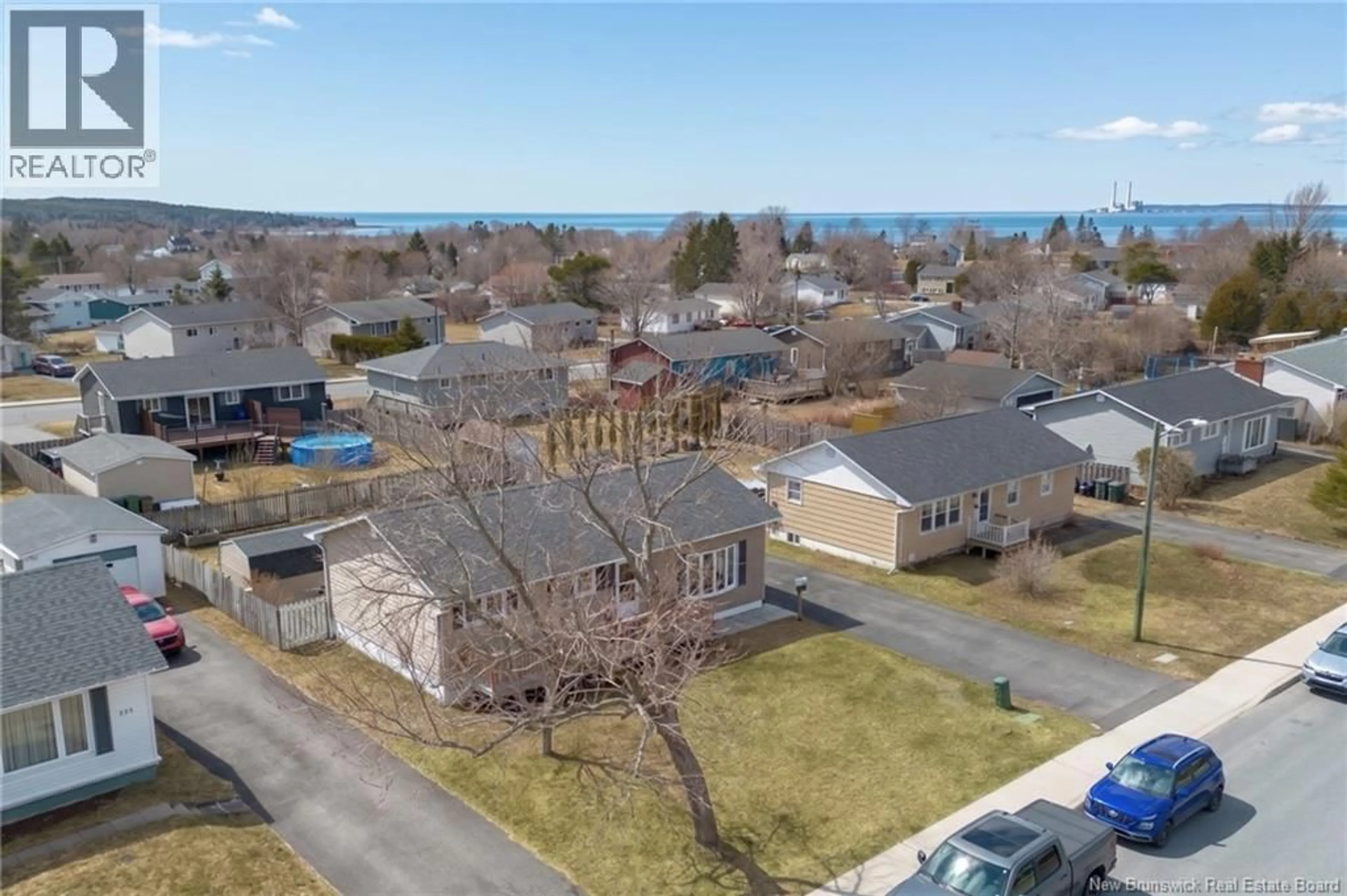 A pic from outside/outdoor area/front of a property/back of a property/a pic from drone, street for 194 OCEAN DRIVE, Saint John New Brunswick E2P1G6