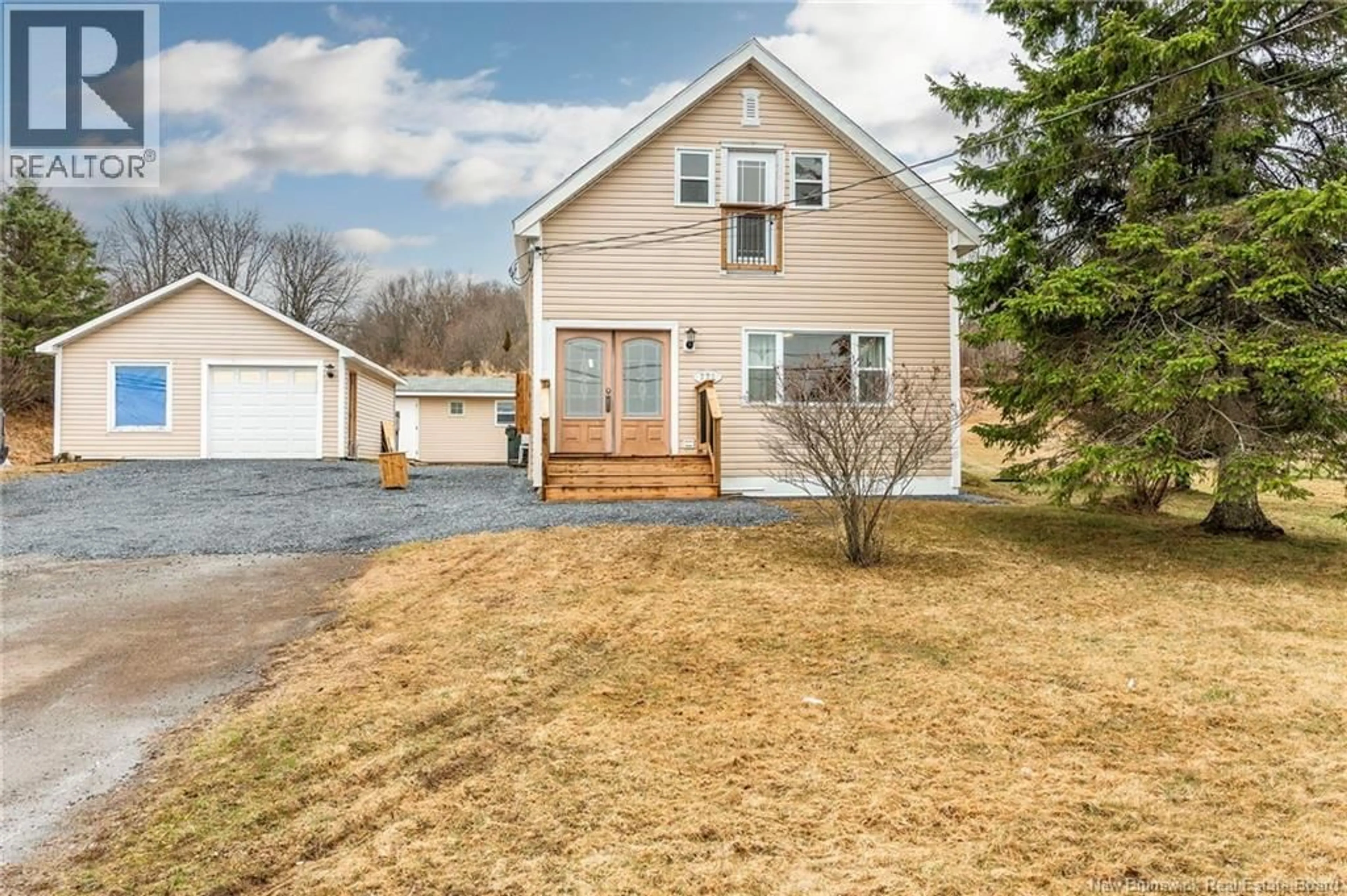 Home with vinyl exterior material, street for 771 BAY STREET, Saint John New Brunswick L4J6X4