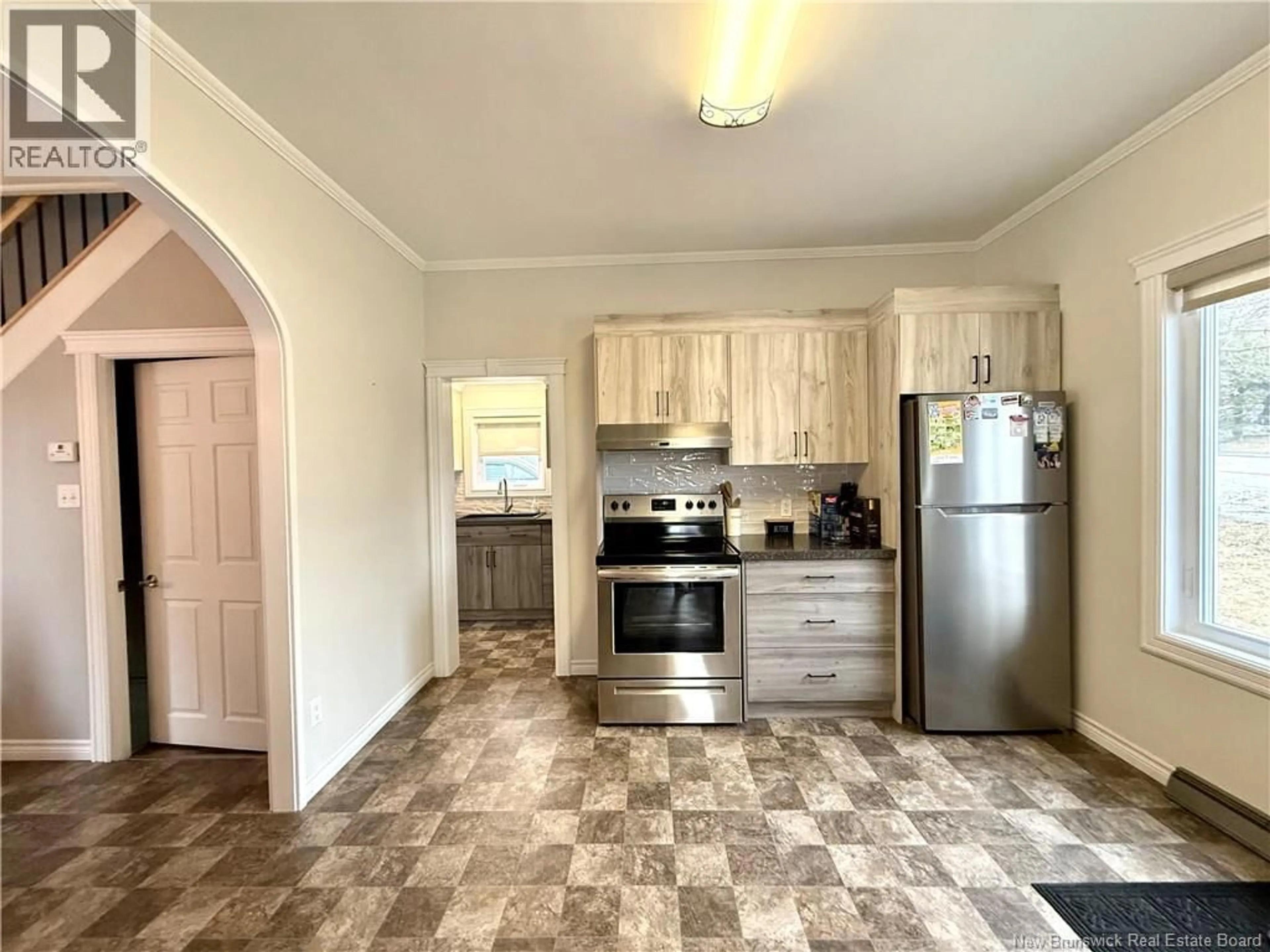 Standard kitchen, ceramic/tile floor for 90 35E AVENUE, Edmundston New Brunswick E3V2V3