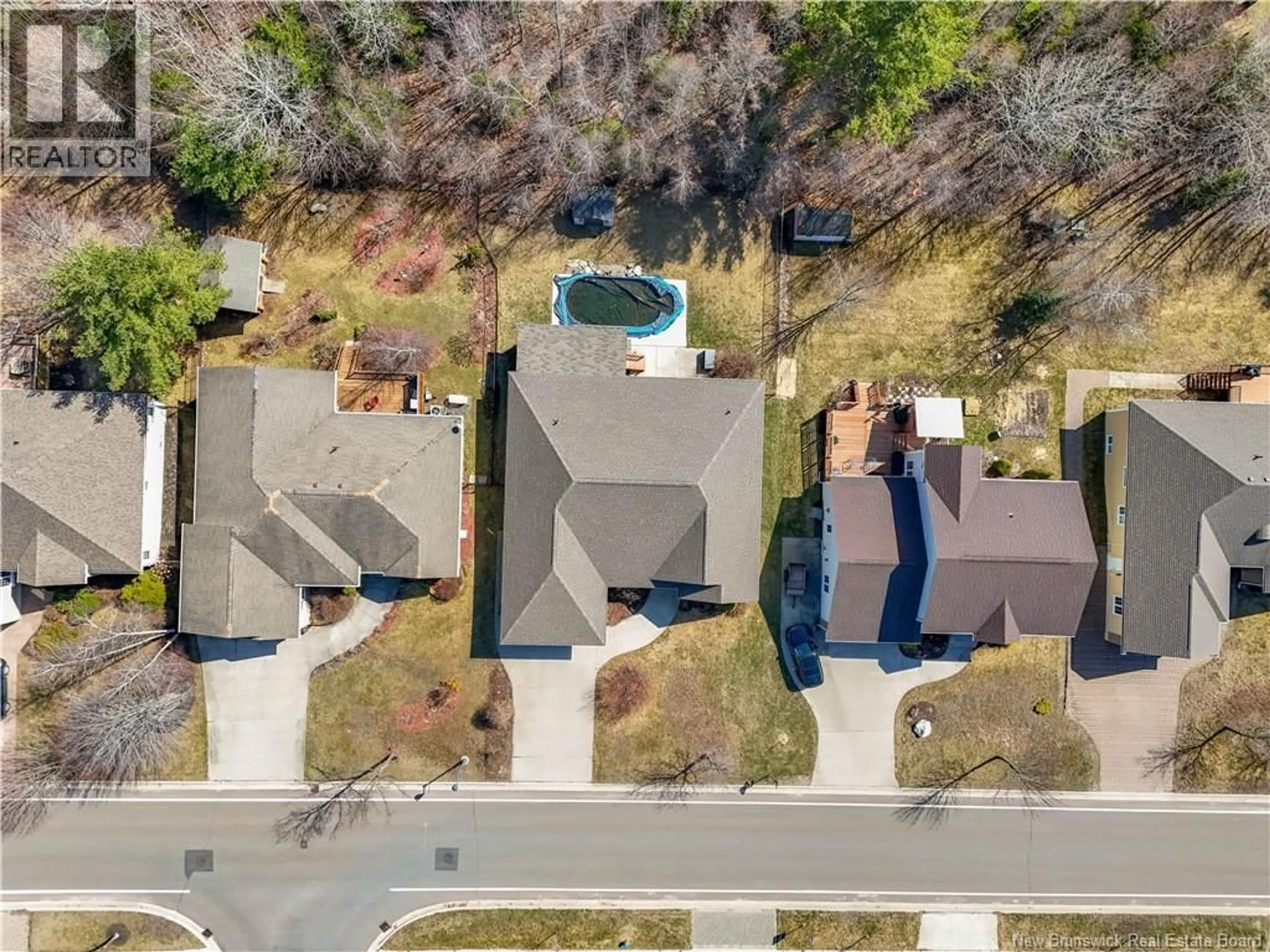 A pic from outside/outdoor area/front of a property/back of a property/a pic from drone, street for 241 SUMMERHILL ROW, Fredericton New Brunswick E3G0C5