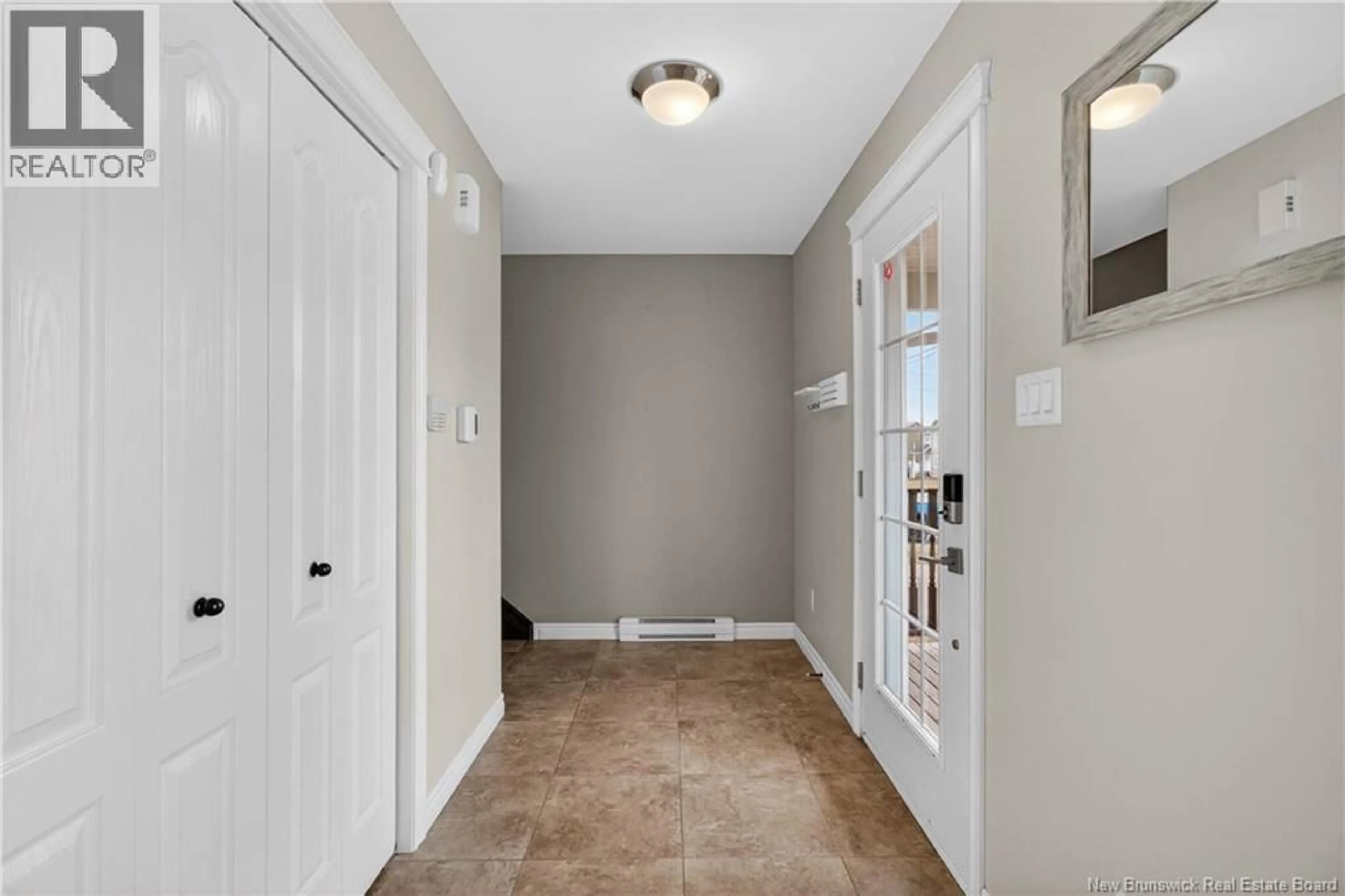 Indoor entryway for 40 CHIANTI, Dieppe New Brunswick E1A9A9