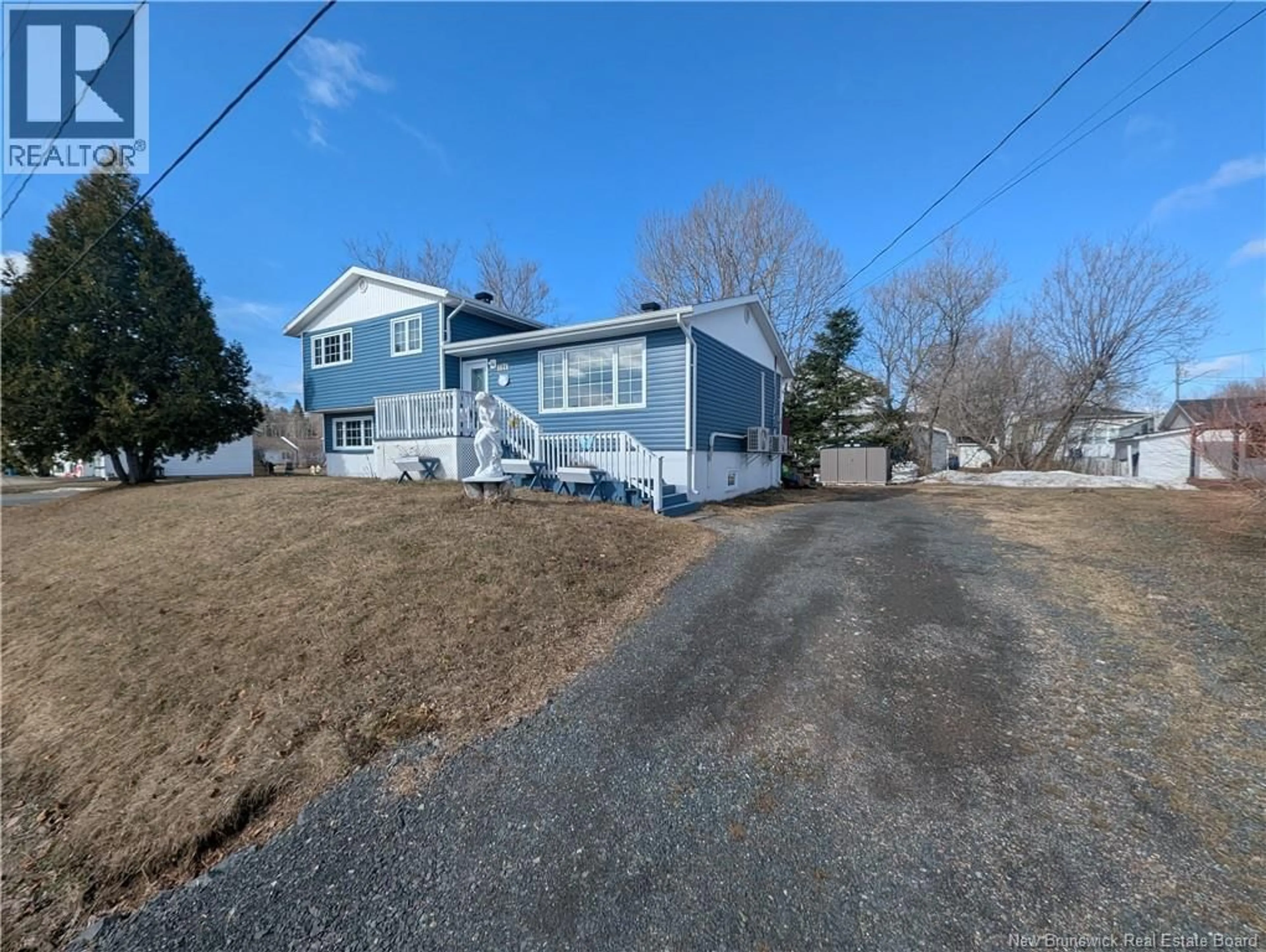 A pic from outside/outdoor area/front of a property/back of a property/a pic from drone, street for 1171 VICTORIA, Bathurst New Brunswick E2A4G2