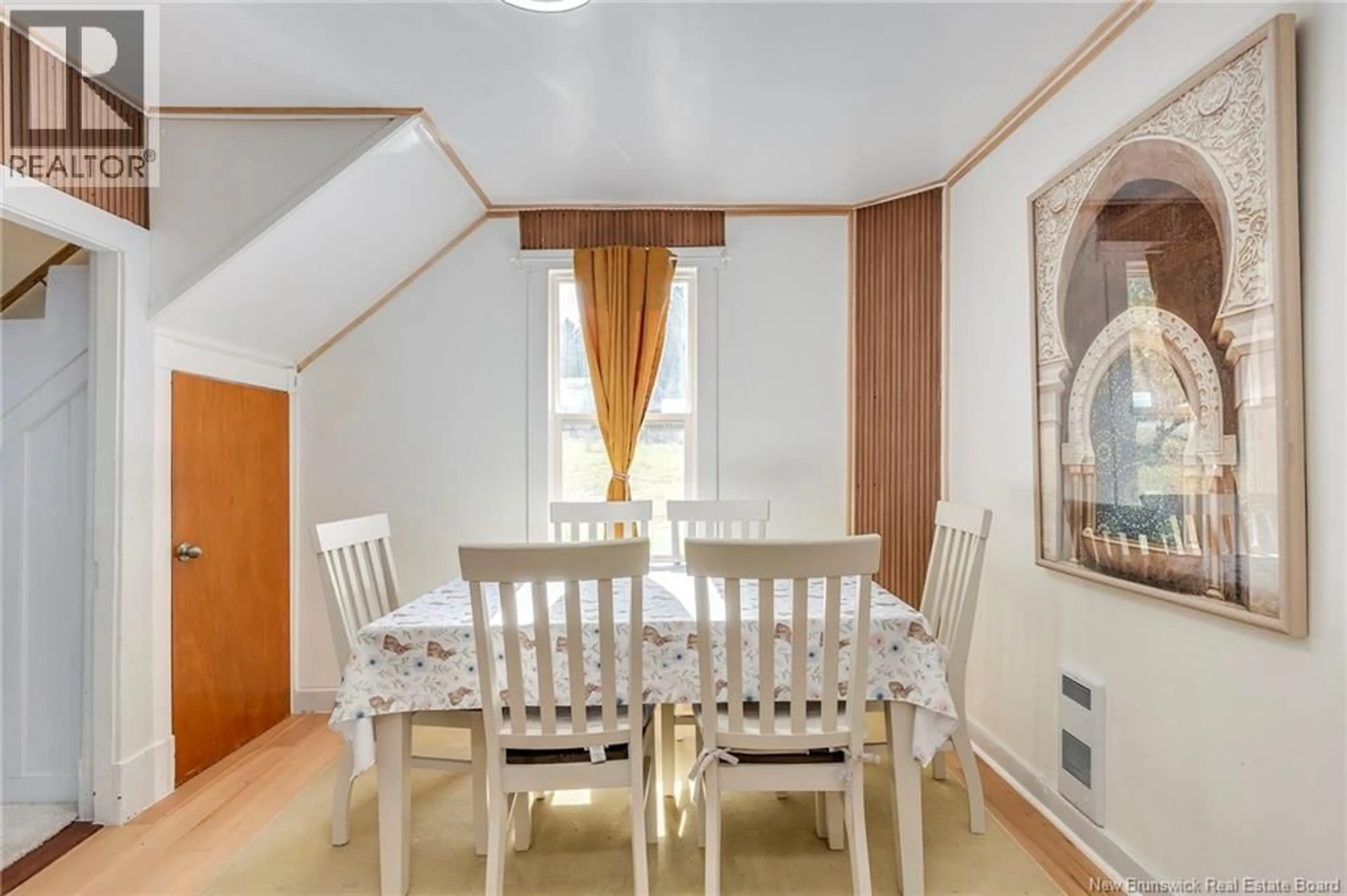 Dining room, wood/laminate floor for 114 MIDWOOD AVENUE, Saint John New Brunswick E2P1K6