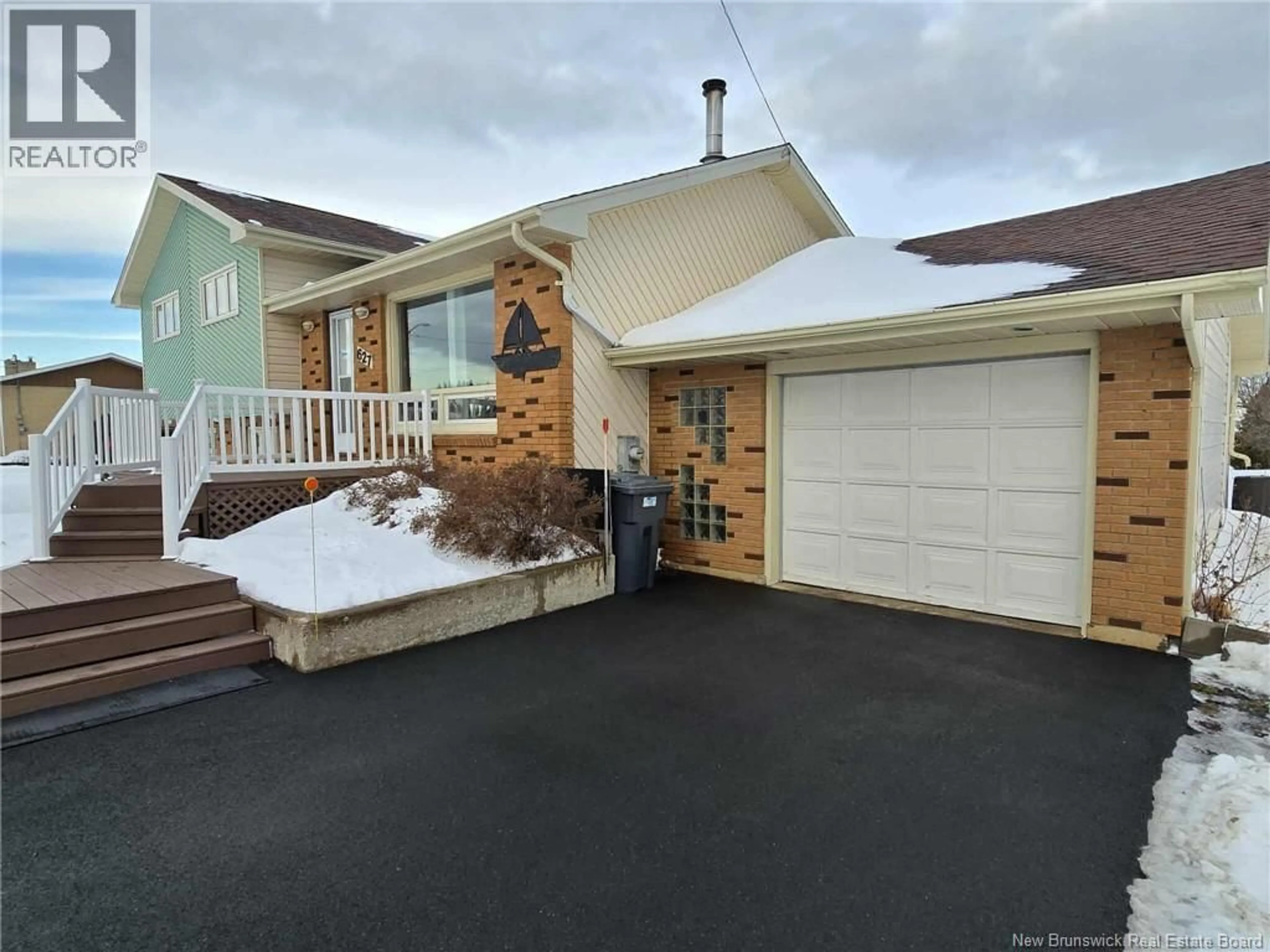 Home with vinyl exterior material, street for 627 PRINCIPALE STREET, Pointe-Verte New Brunswick E8J2P7