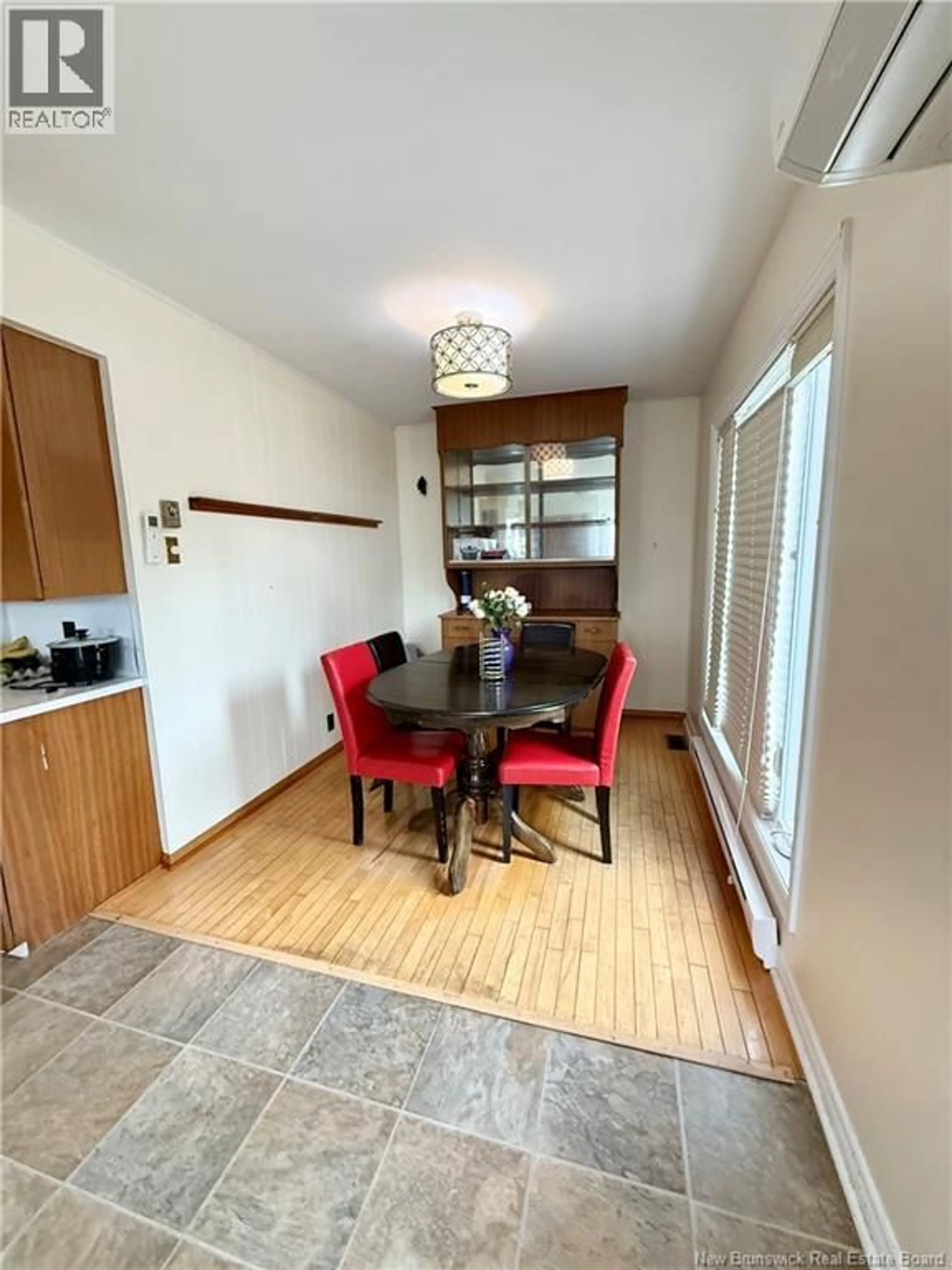 Dining room, wood/laminate floor for 570 STOUT, Bathurst New Brunswick E2A2P3