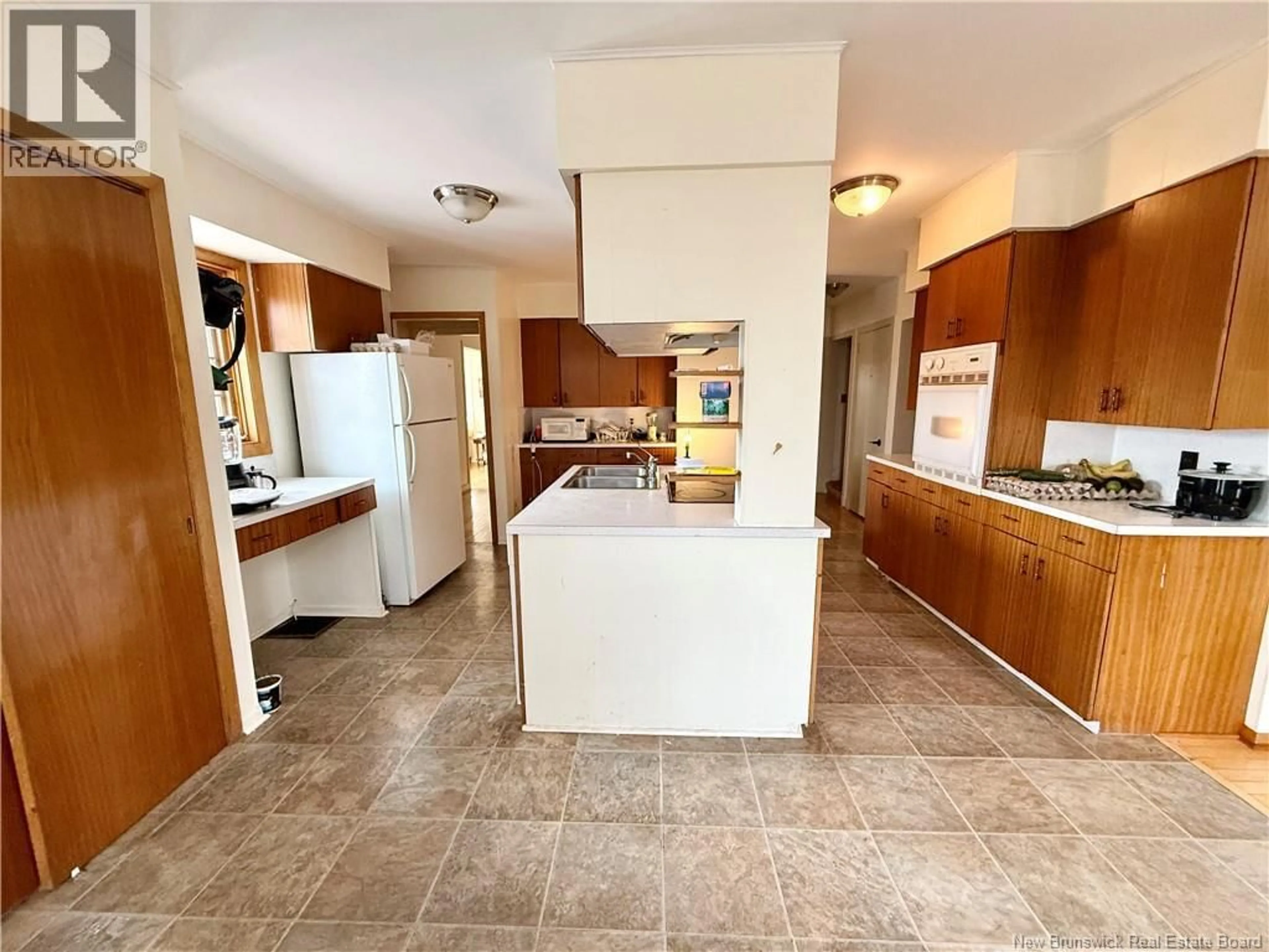 Open concept kitchen, ceramic/tile floor for 570 STOUT, Bathurst New Brunswick E2A2P3