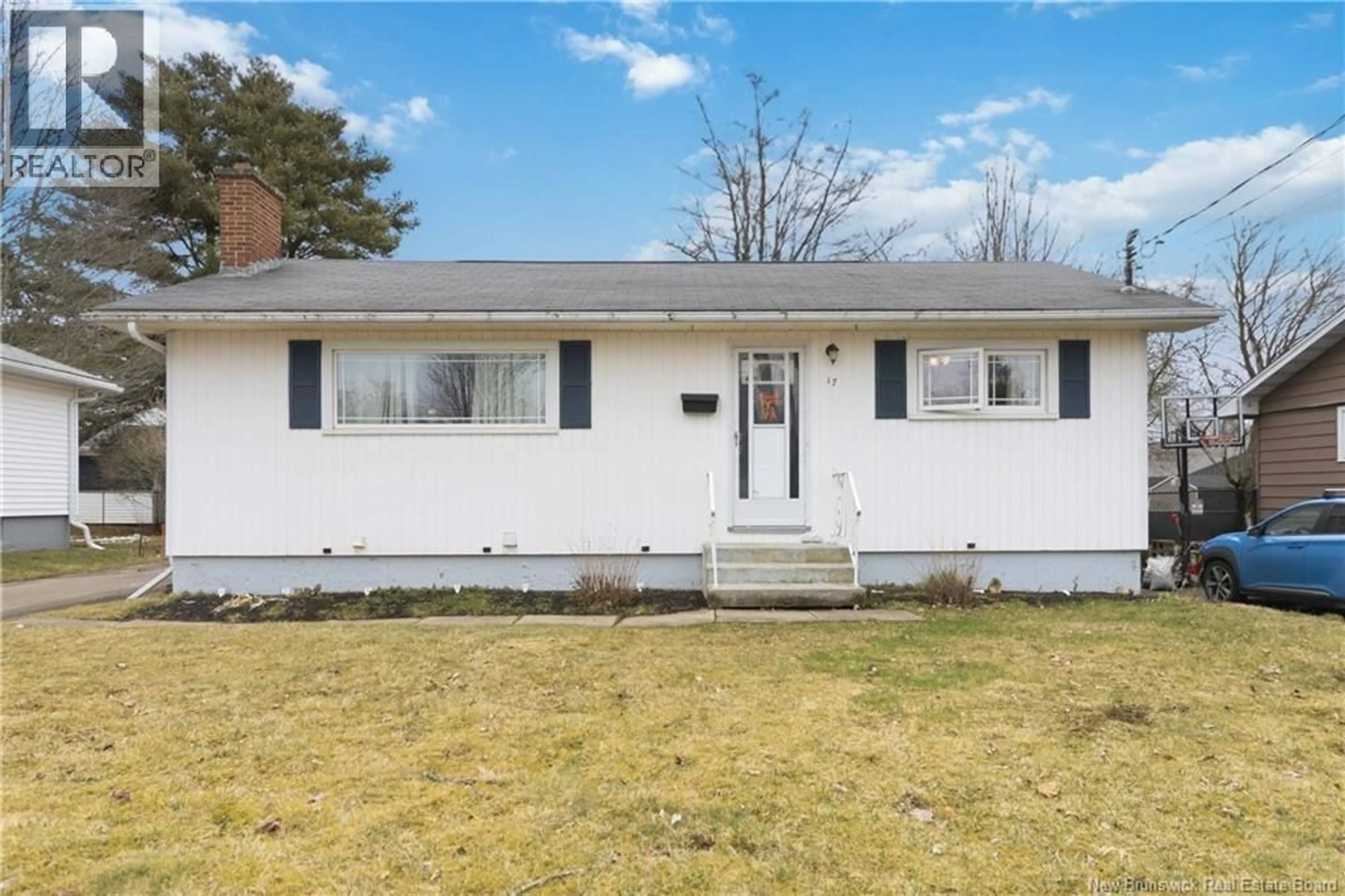 Home with vinyl exterior material, street for 17 BISSETT AVENUE, Moncton New Brunswick E1E2S8