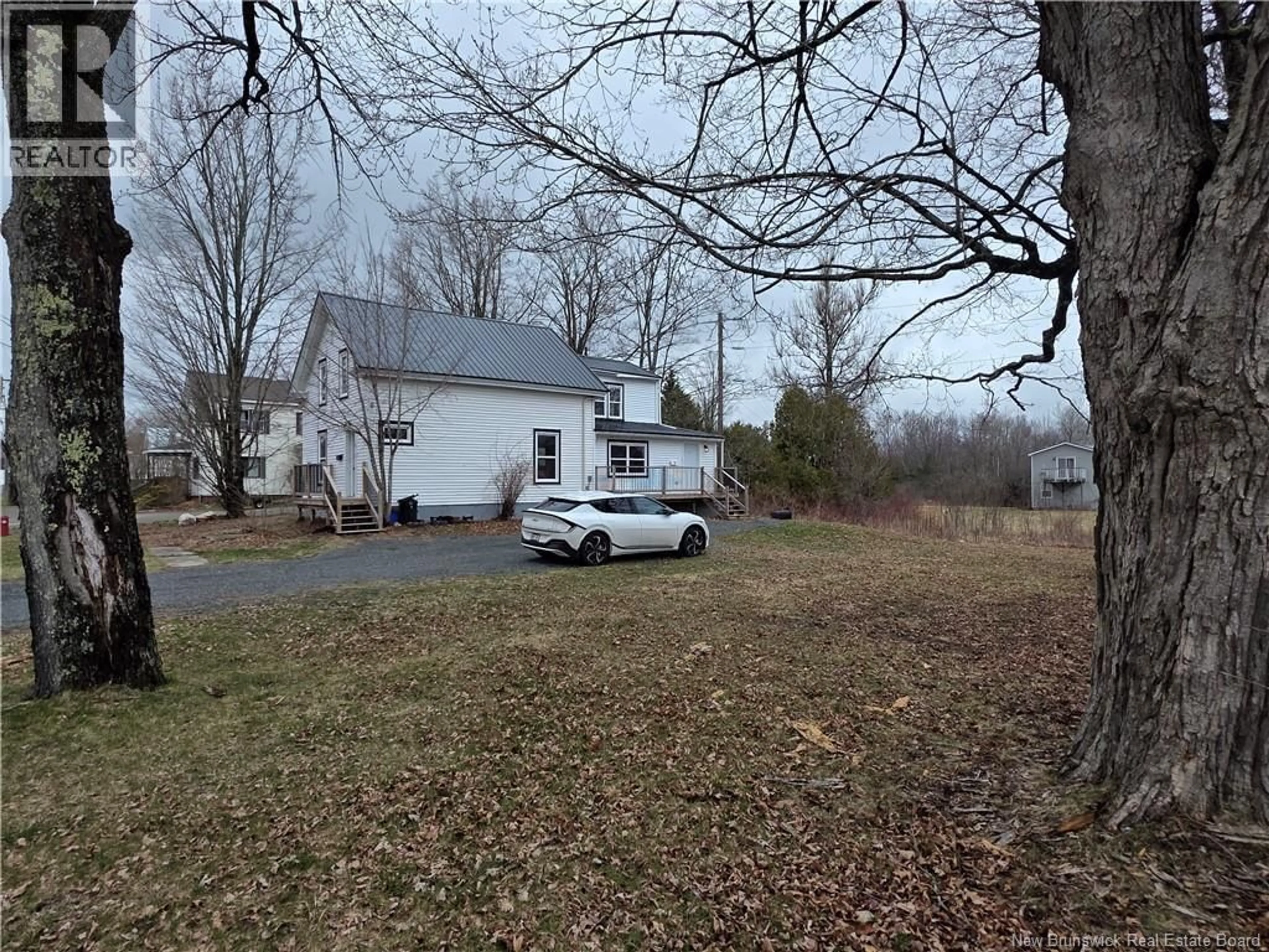 A pic from outside/outdoor area/front of a property/back of a property/a pic from drone, street for 19 CHURCH STREET, St. Stephen New Brunswick E5B1M1