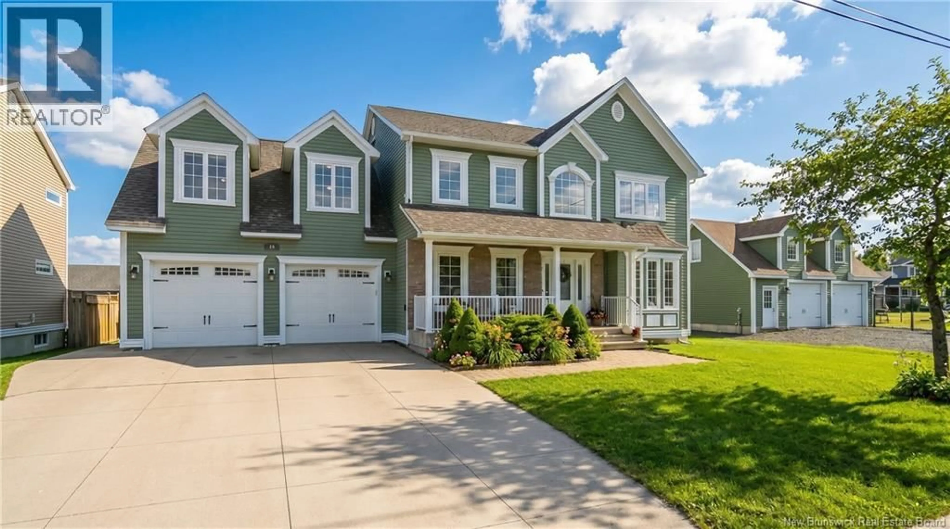 Home with vinyl exterior material, street for 10 EMMA COURT, Fredericton New Brunswick E3G0W2