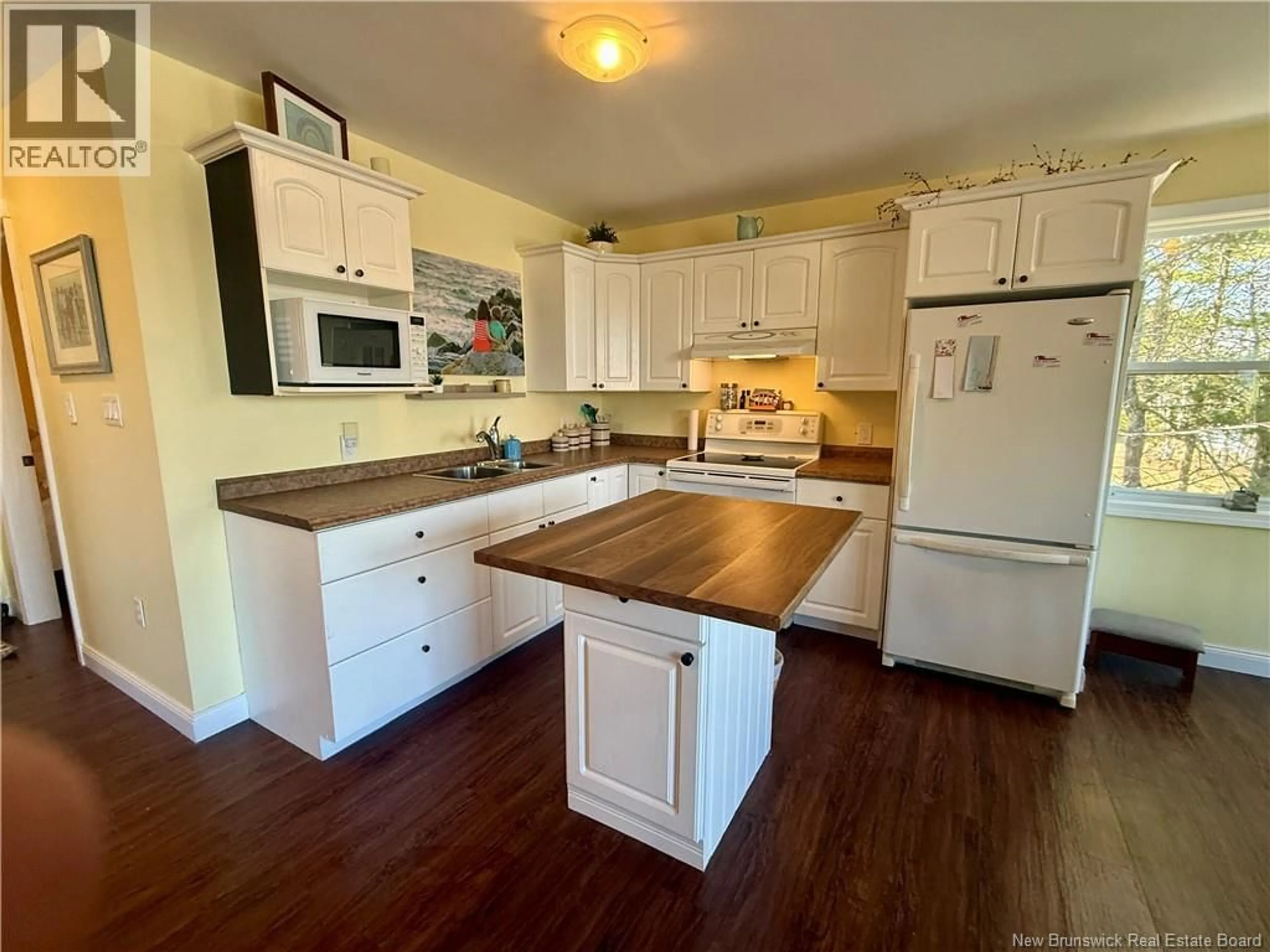 Standard kitchen, wood/laminate floor for 6 PINE TREE LANE, Youngs Cove New Brunswick E4C2M6