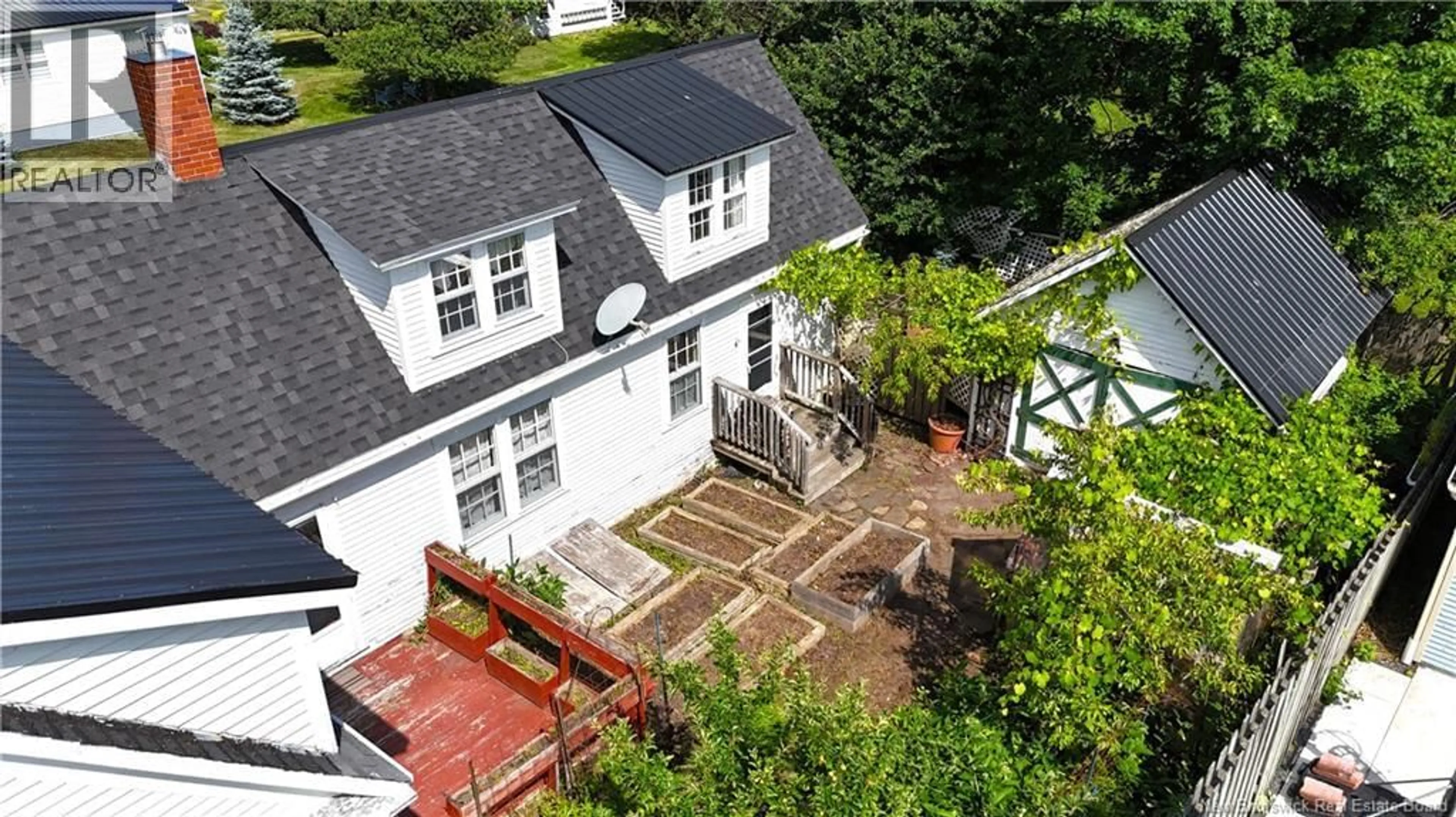 A pic from outside/outdoor area/front of a property/back of a property/a pic from drone, unknown for 79 FREDERICK STREET, Saint Andrews New Brunswick E5B1Y9