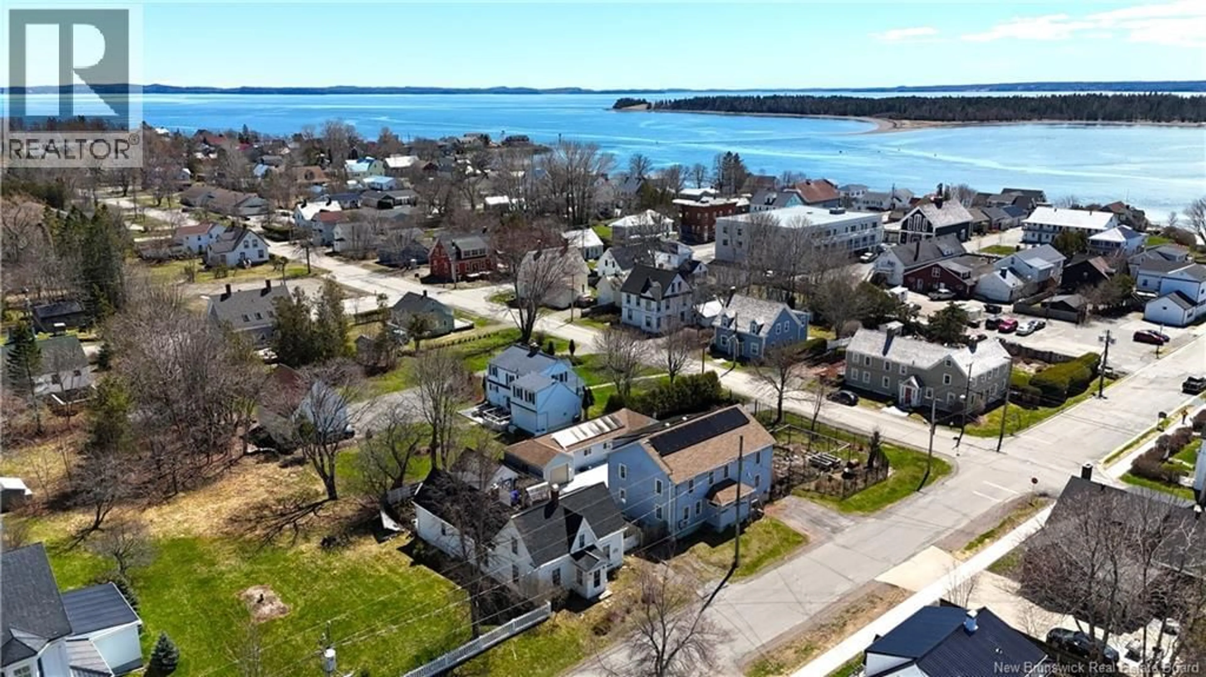 A pic from outside/outdoor area/front of a property/back of a property/a pic from drone, water/lake/river/ocean view for 79 FREDERICK STREET, Saint Andrews New Brunswick E5B1Y9