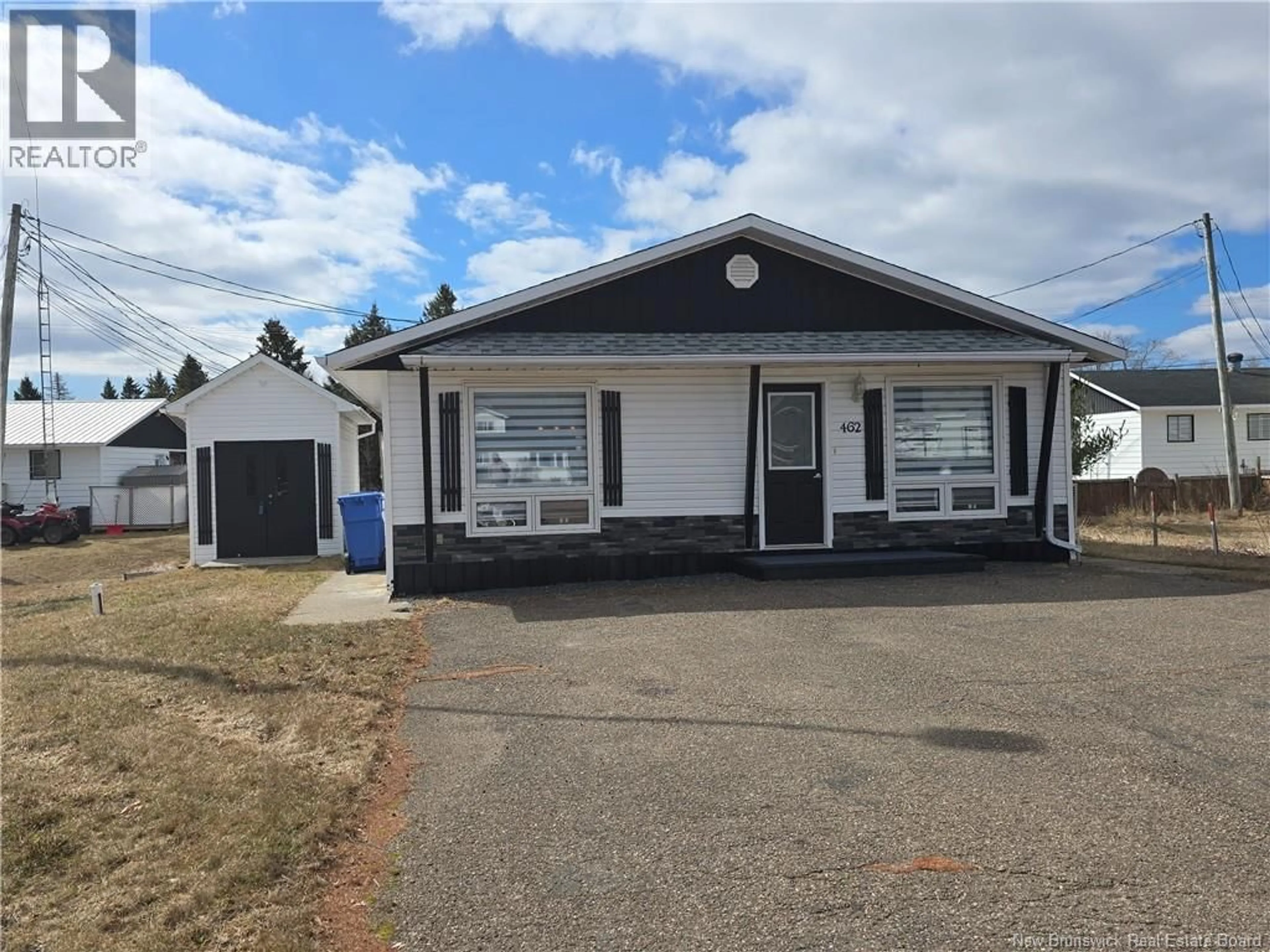 Home with vinyl exterior material, street for 462 SAULNIER EST, Tracadie New Brunswick E1X1E3