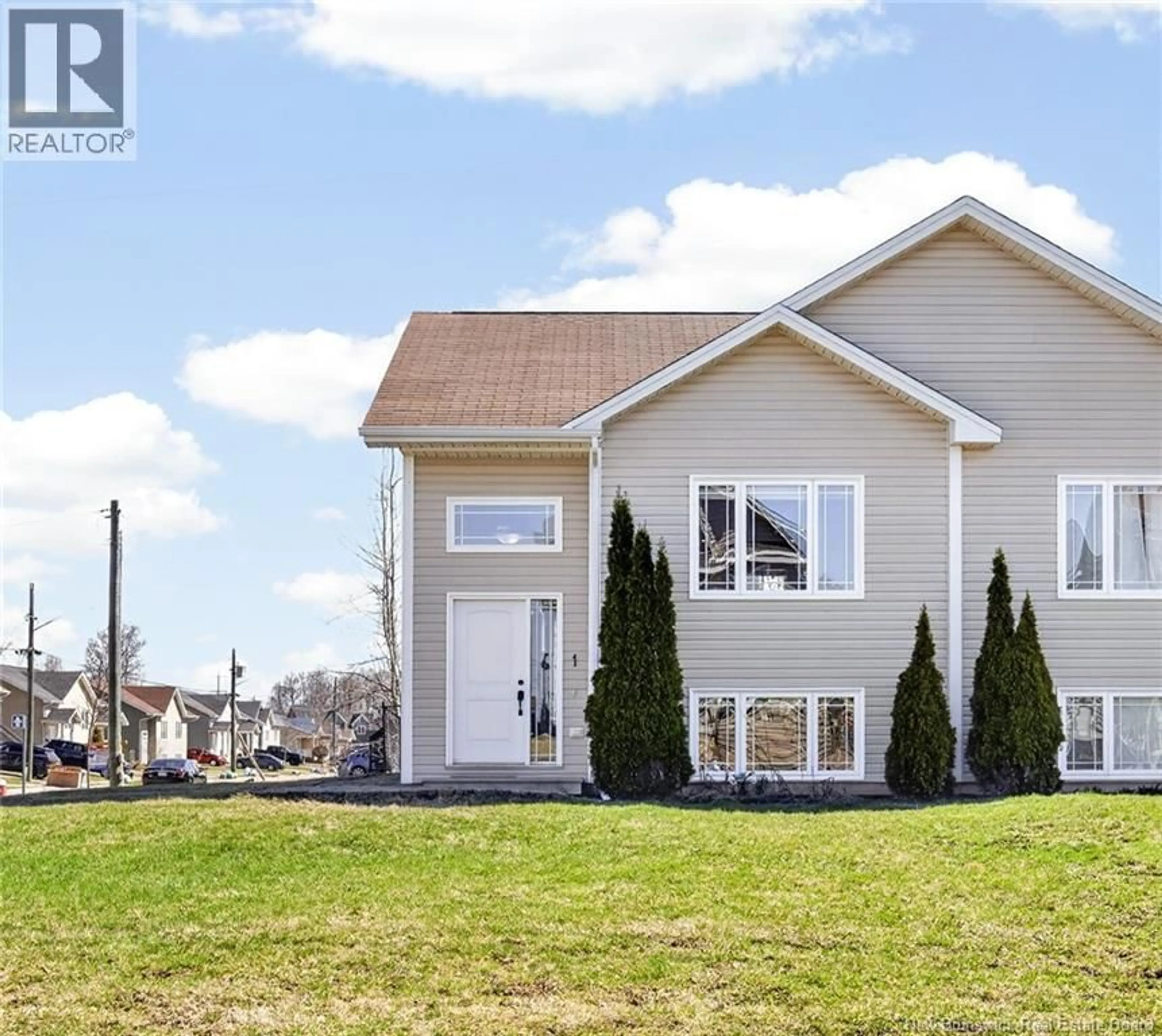 Home with vinyl exterior material, water/lake/river/ocean view for 1 CASPIAN, Moncton New Brunswick E1G1X8