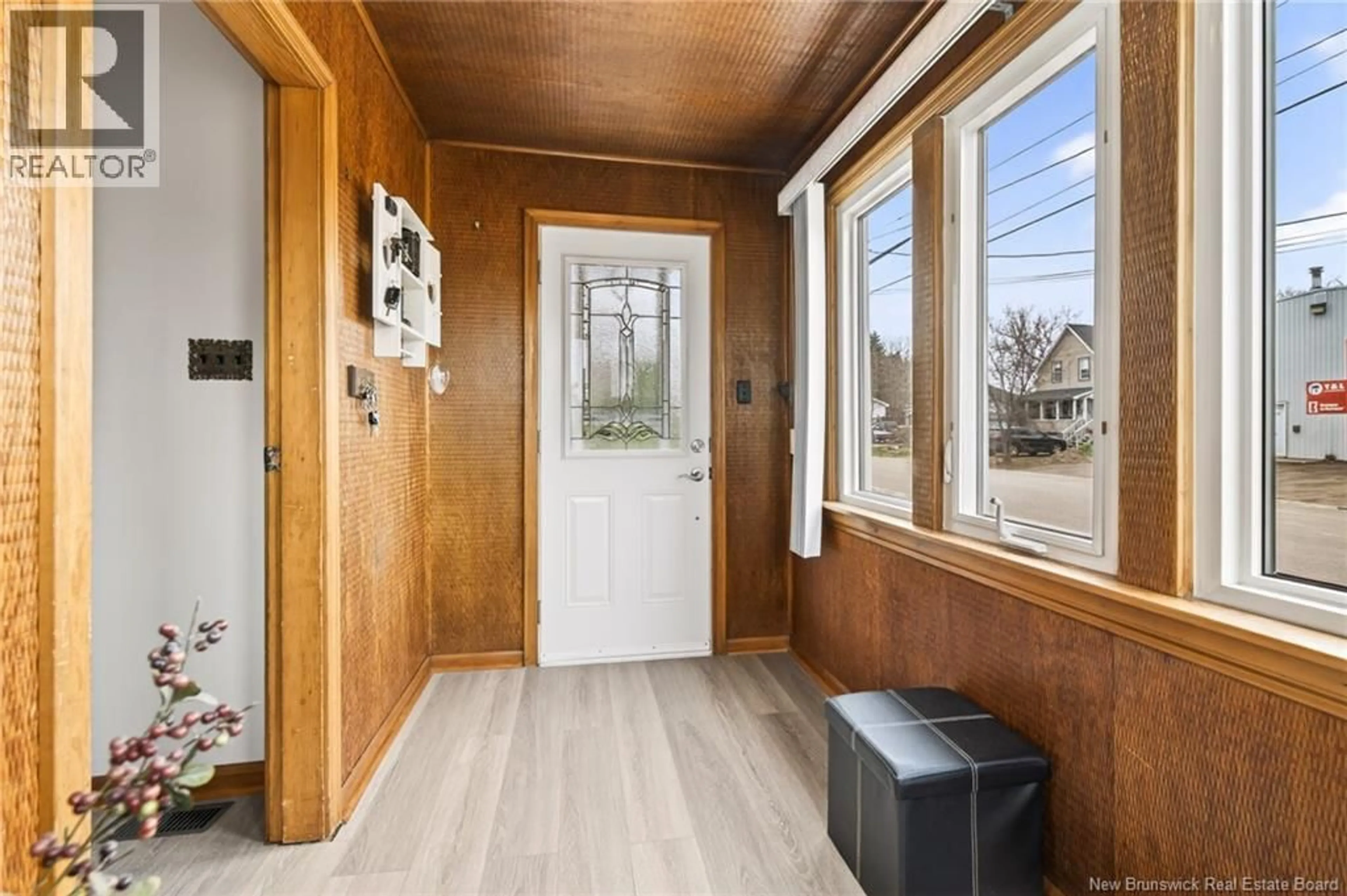Indoor entryway for 62 FRONTENAC STREET, Moncton New Brunswick E1A2P6