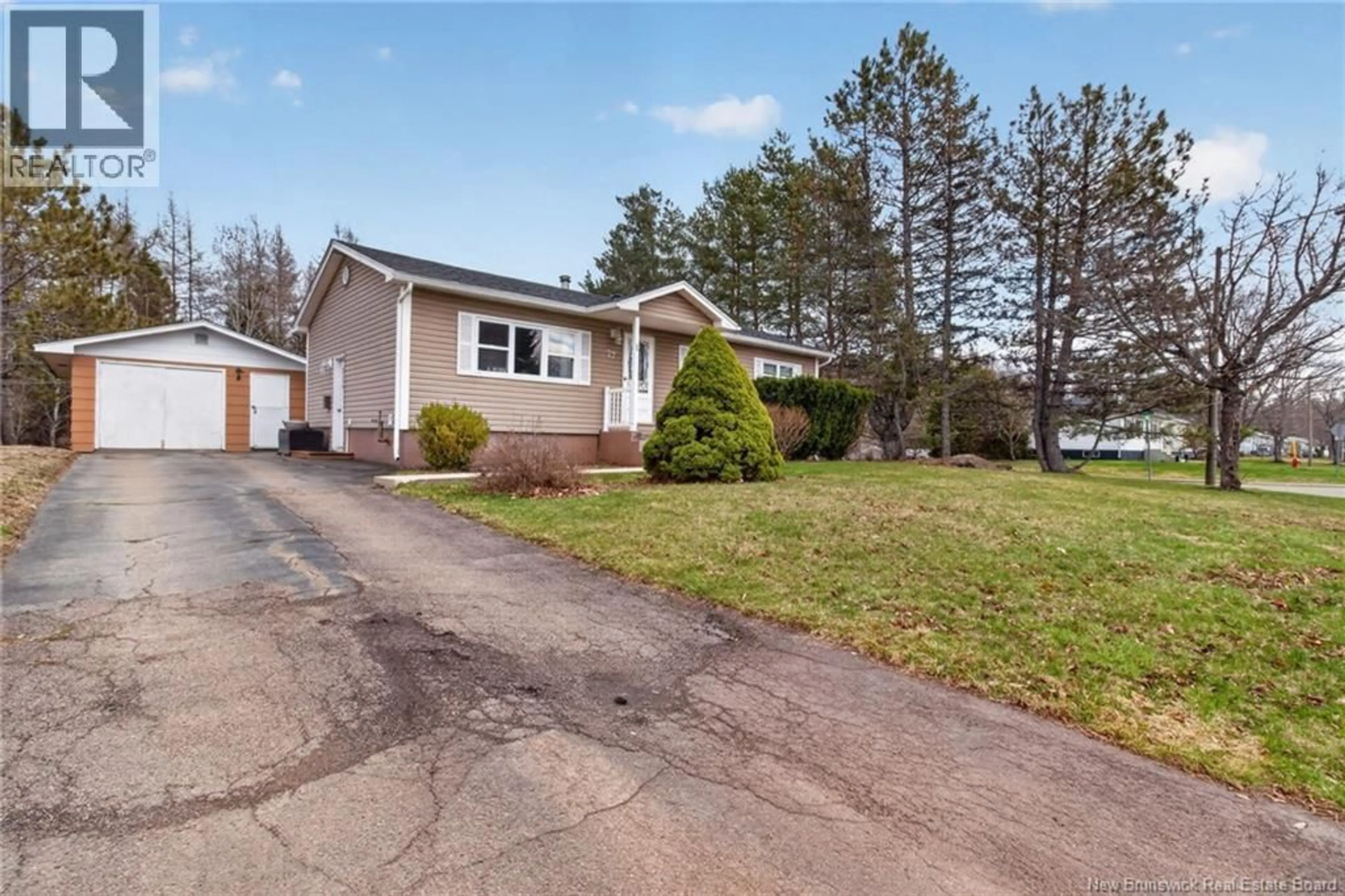 Home with vinyl exterior material, street for 77 LAWSON, Riverview New Brunswick E1B3R1