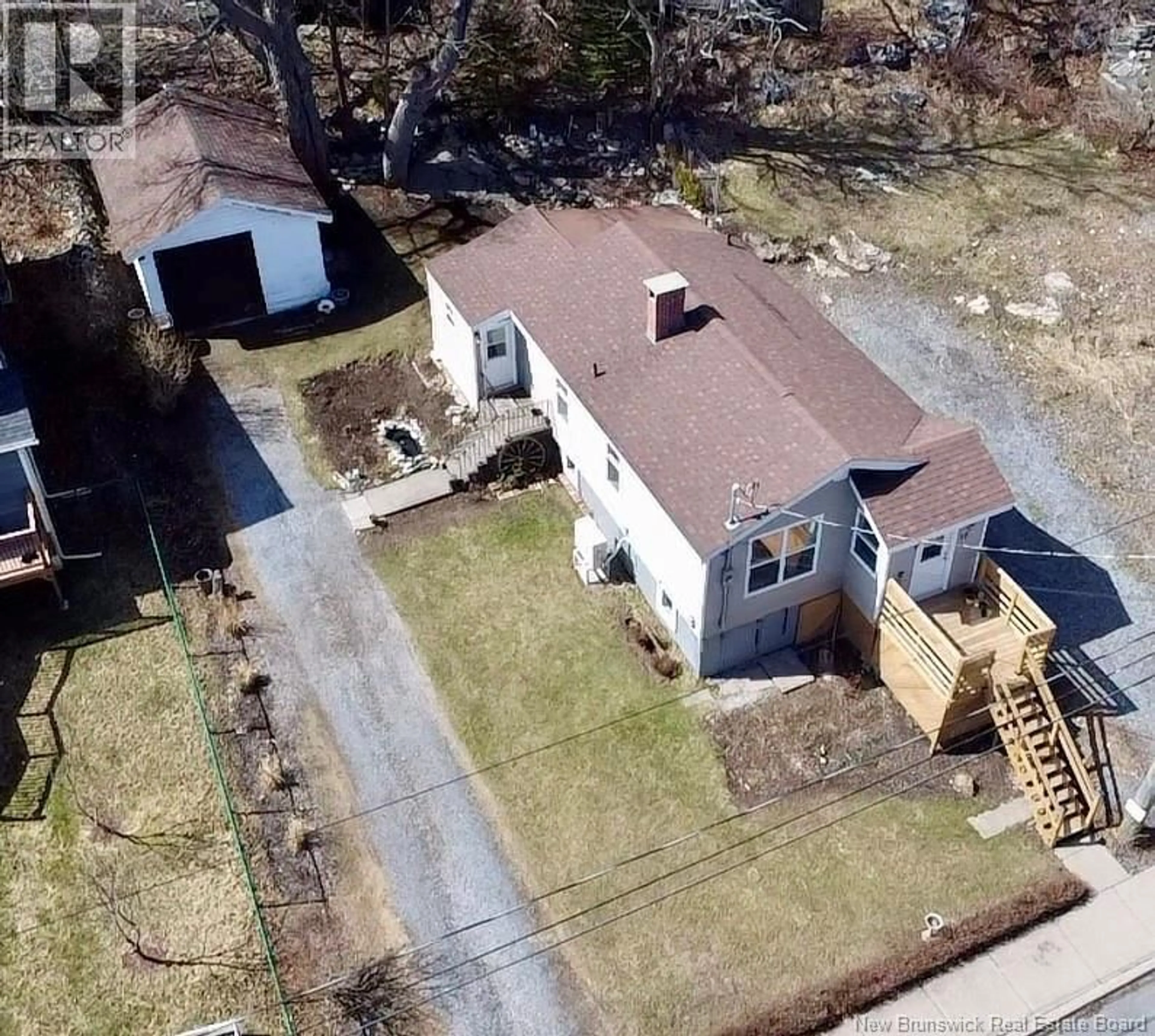 A pic from outside/outdoor area/front of a property/back of a property/a pic from drone, street for 17 PARKS ST EXT, Saint John New Brunswick E2K3S5
