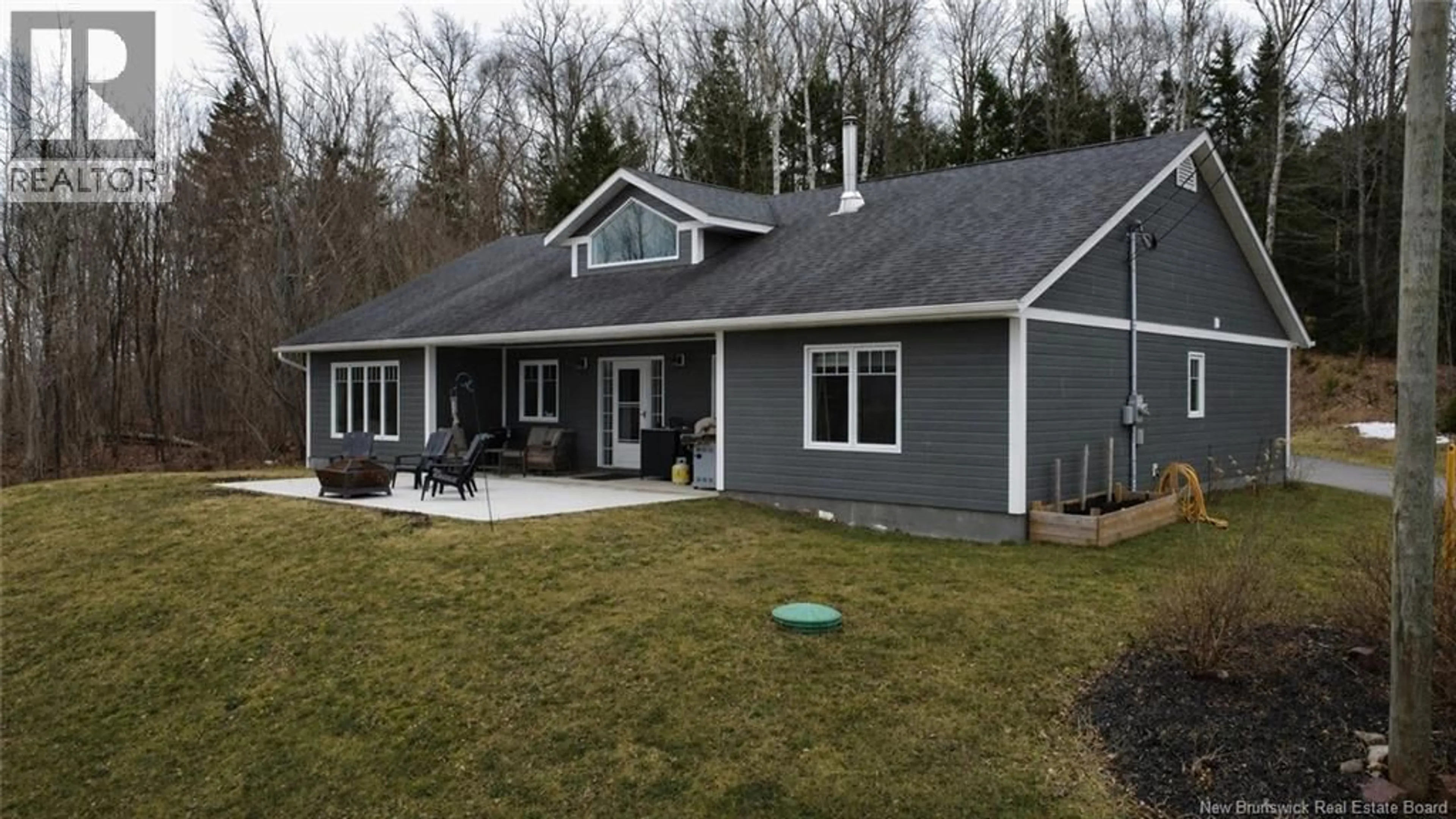 Home with vinyl exterior material, building for 1 CHESTNUT DRIVE, Grand Bay-Westfield New Brunswick E5K3M1