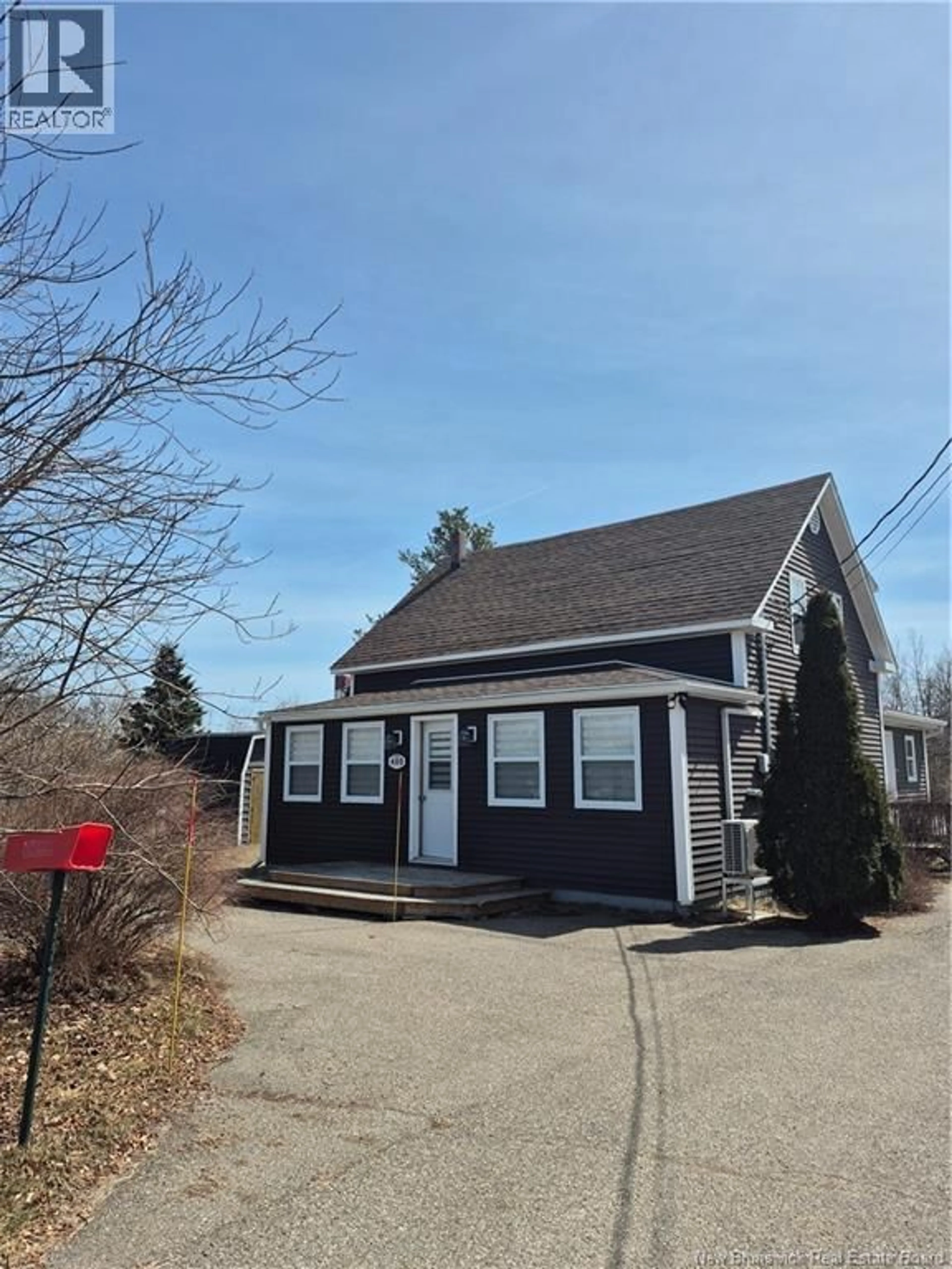 A pic from outside/outdoor area/front of a property/back of a property/a pic from drone, street for 480 RUE POINTE-À-BOULEAU RUE, Tracadie New Brunswick E1X1B6