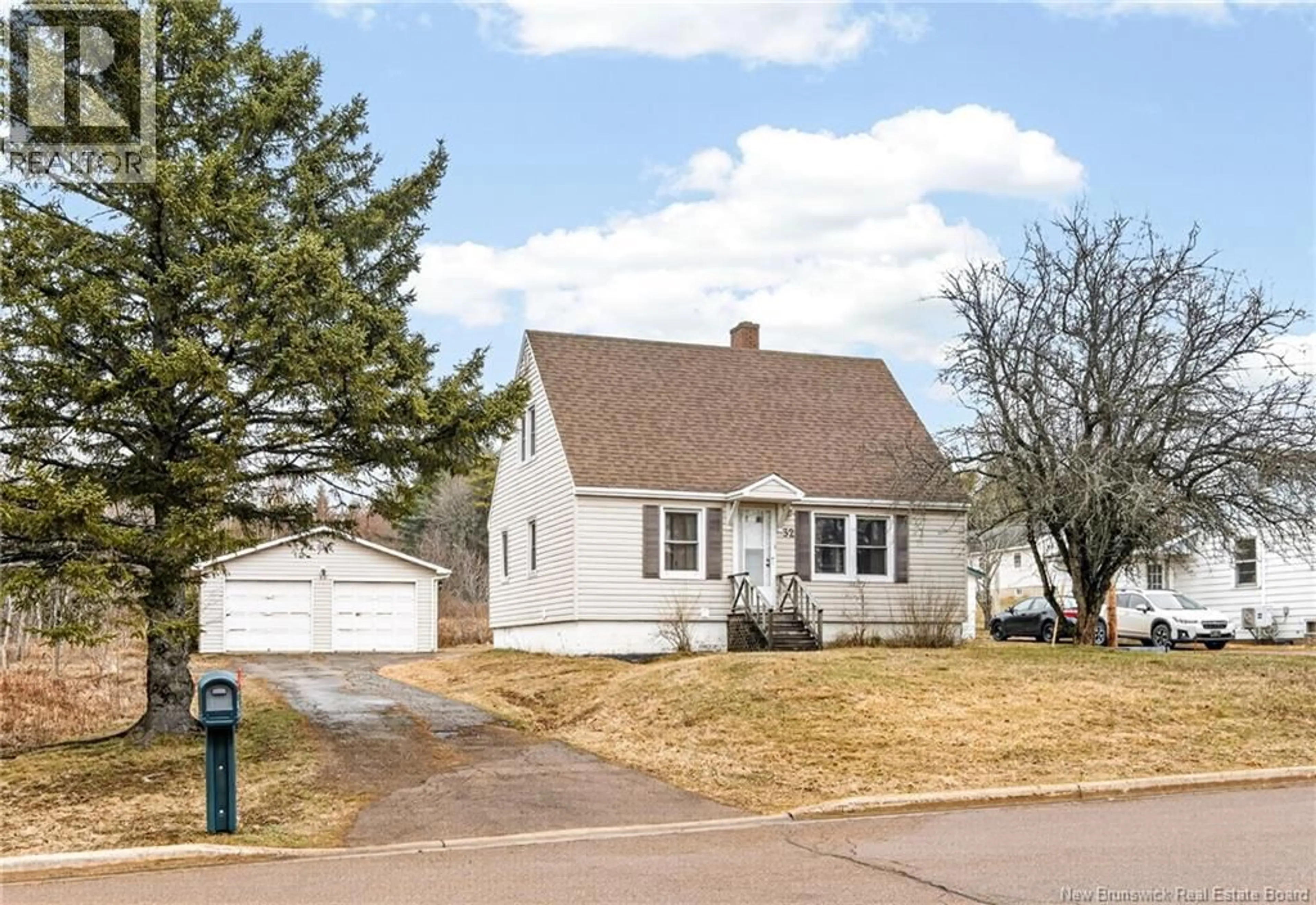 Home with vinyl exterior material, street for 32 WORTMAN DRIVE, Moncton New Brunswick E1A6Z5