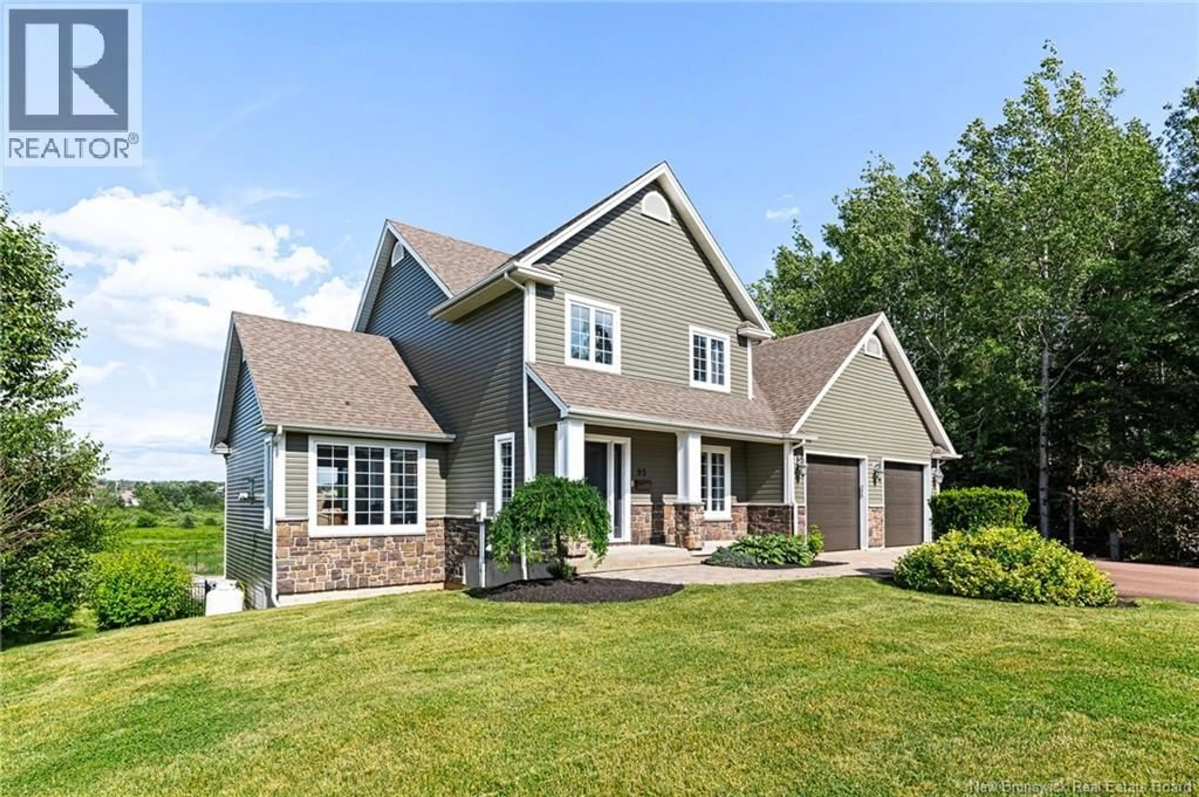 Home with vinyl exterior material, street for 95 POINTE AUX RENARDS, Dieppe New Brunswick E1A7Z4