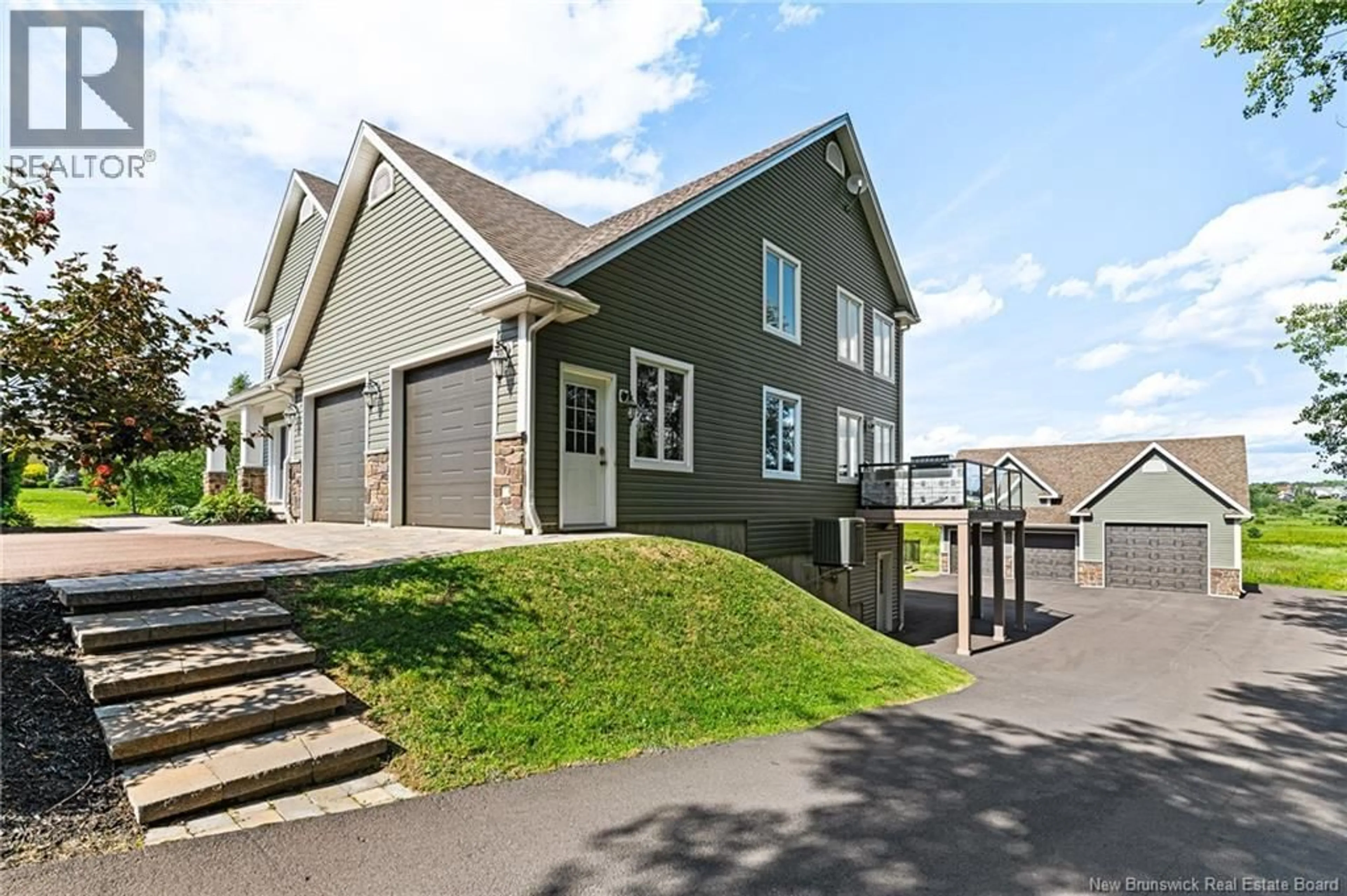 Home with vinyl exterior material, street for 95 POINTE AUX RENARDS, Dieppe New Brunswick E1A7Z4