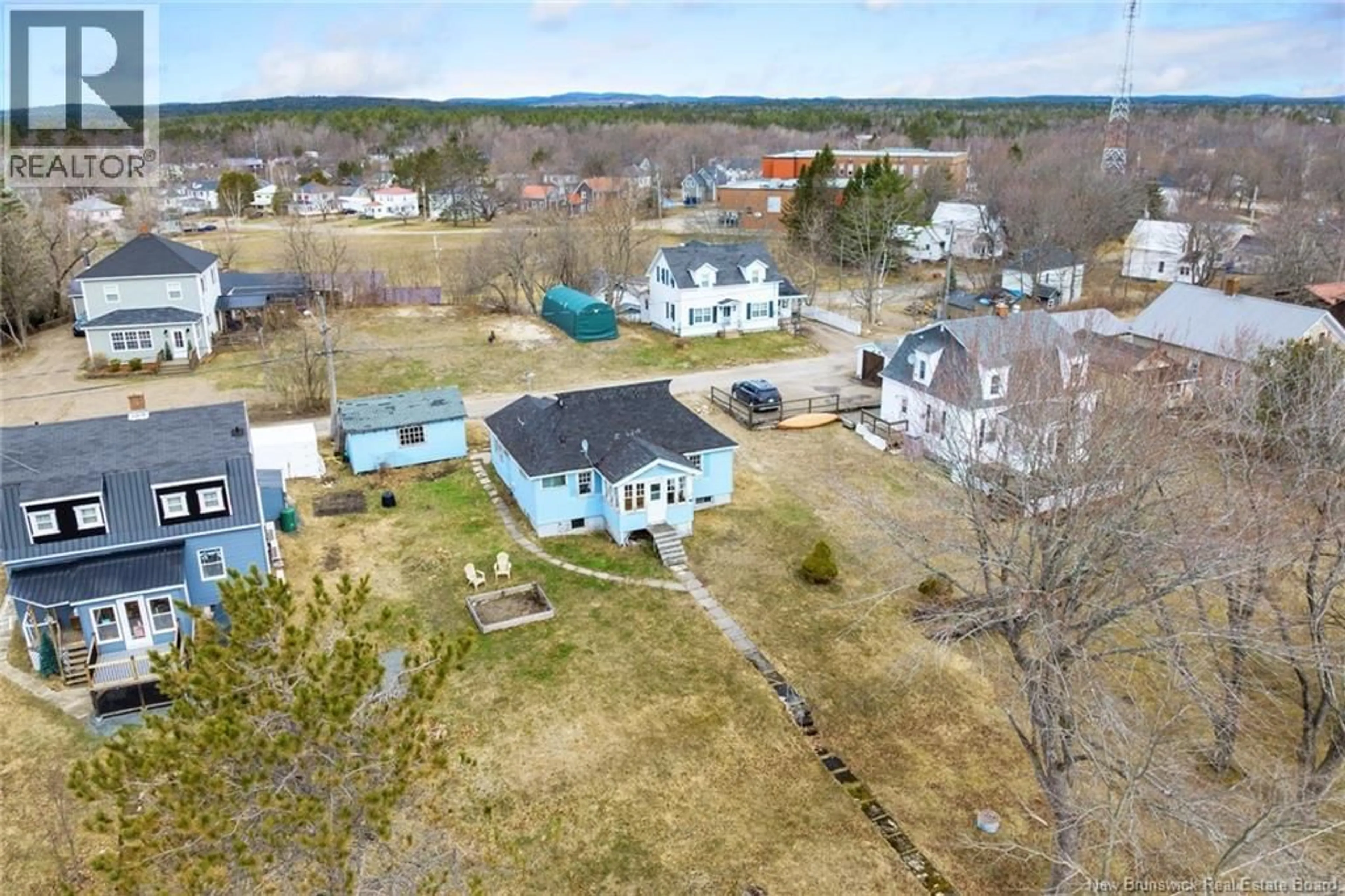 A pic from outside/outdoor area/front of a property/back of a property/a pic from drone, unknown for 19 ROCKLAND DRIVE, McAdam New Brunswick E6J1V3
