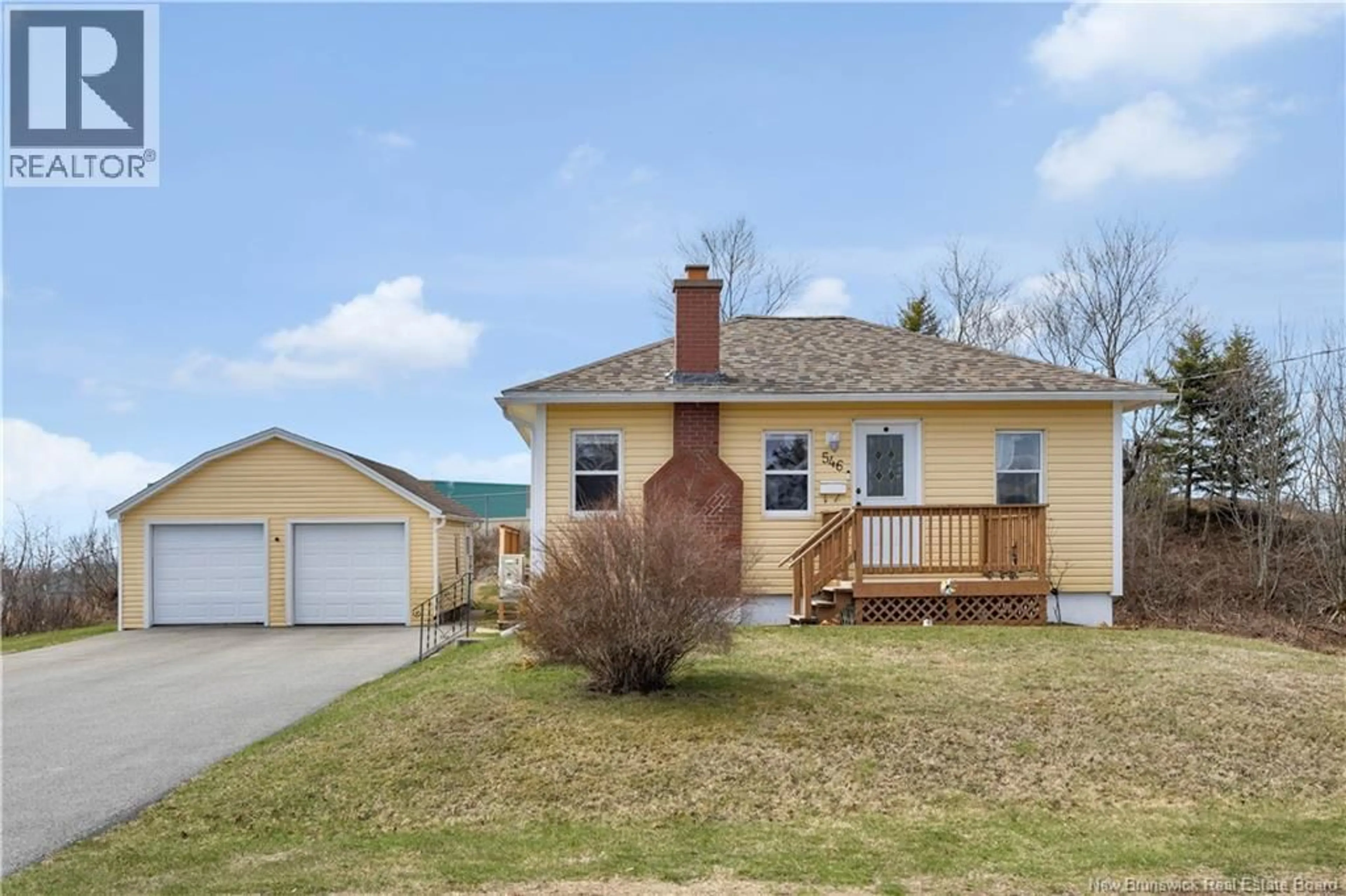 Home with vinyl exterior material, street for 546 YOUNG STREET, Saint John New Brunswick E2M2V4