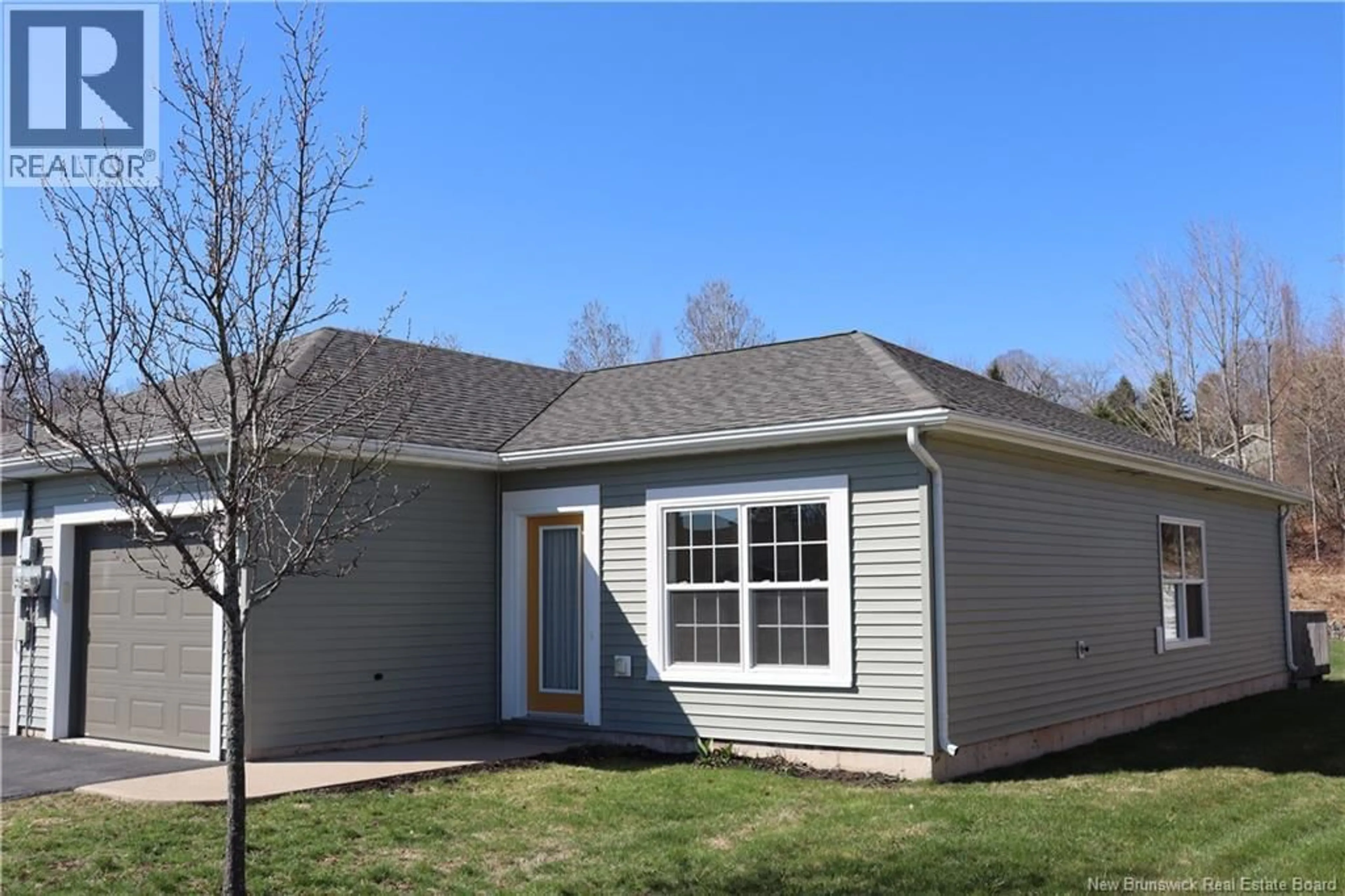 Home with vinyl exterior material, street for 20 PARKVIEW LANE, Sussex New Brunswick E4E0J8