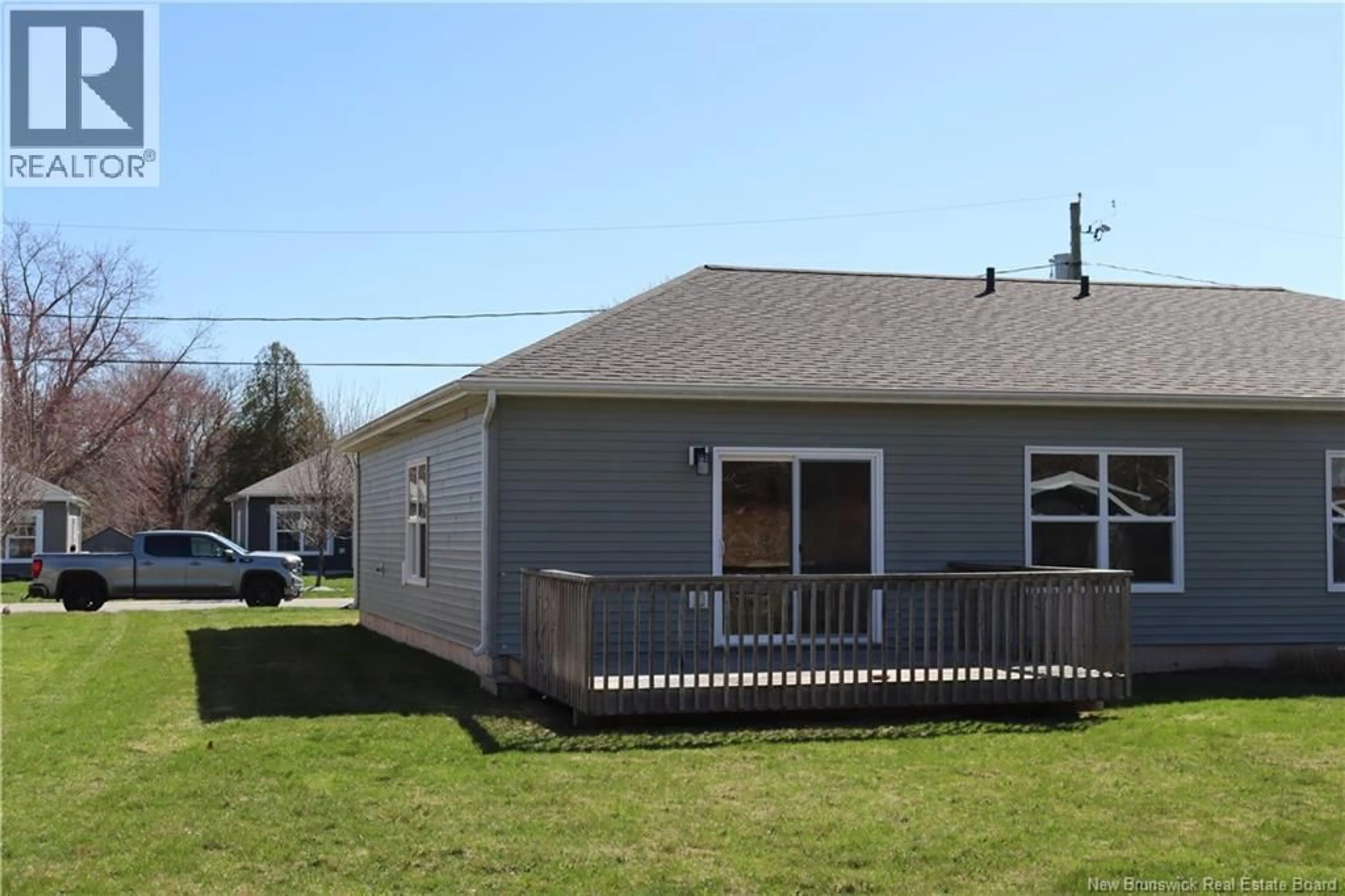 Home with vinyl exterior material, building for 20 PARKVIEW LANE, Sussex New Brunswick E4E0J8
