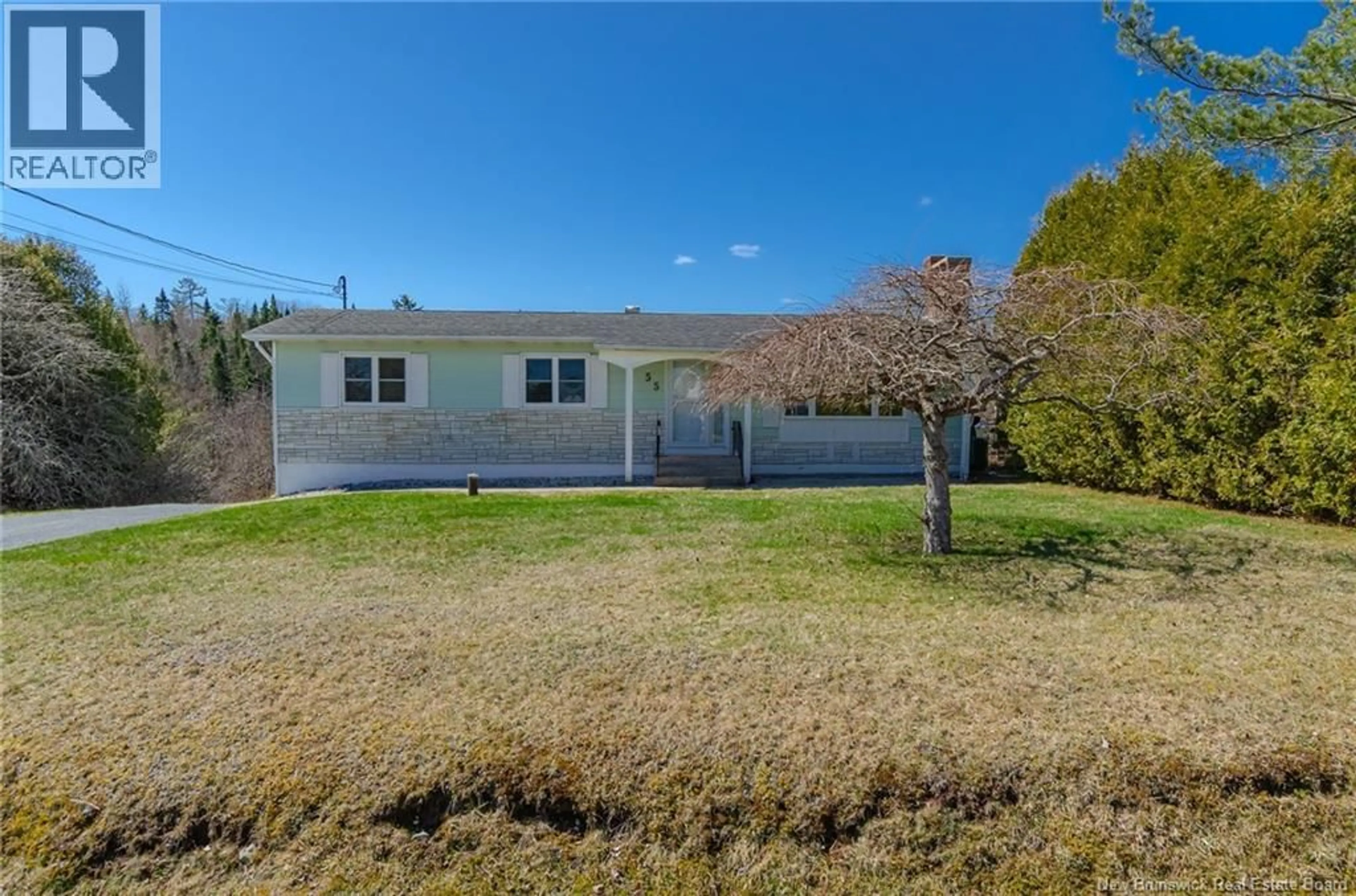 A pic from outside/outdoor area/front of a property/back of a property/a pic from drone, unknown for 55 MELLINGER CRESCENT, Saint John New Brunswick E2M6S8