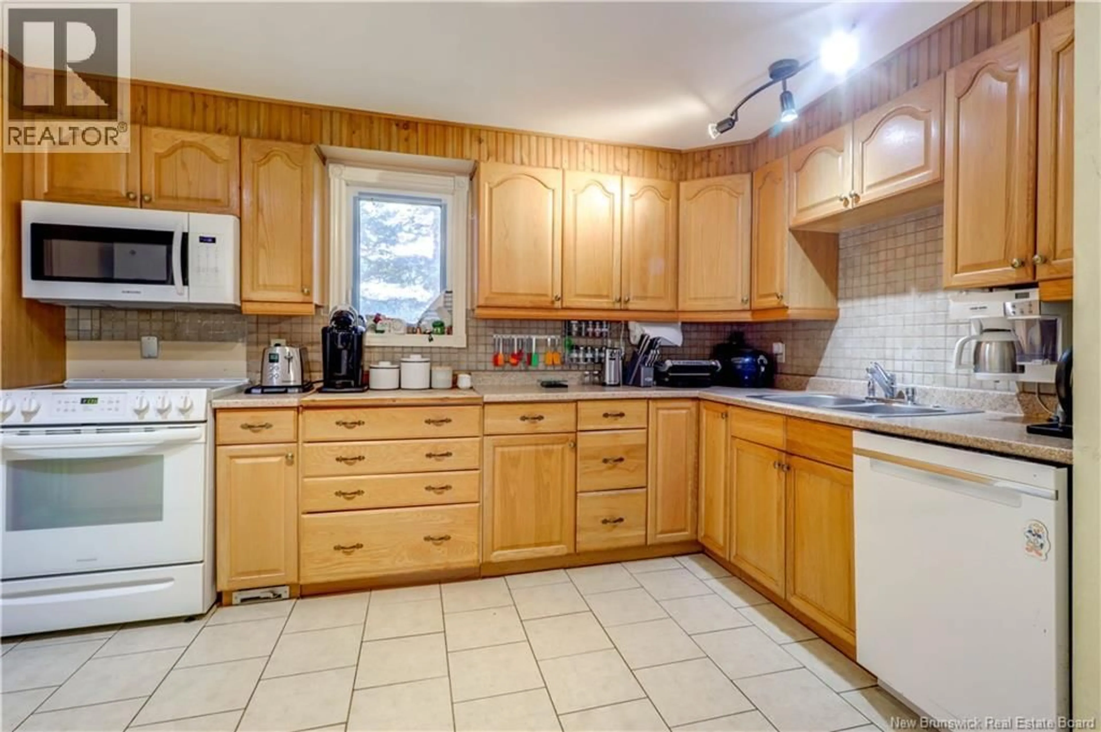 Standard kitchen, unknown for 6832 ROUTE 111, Sussex New Brunswick E4E4S7