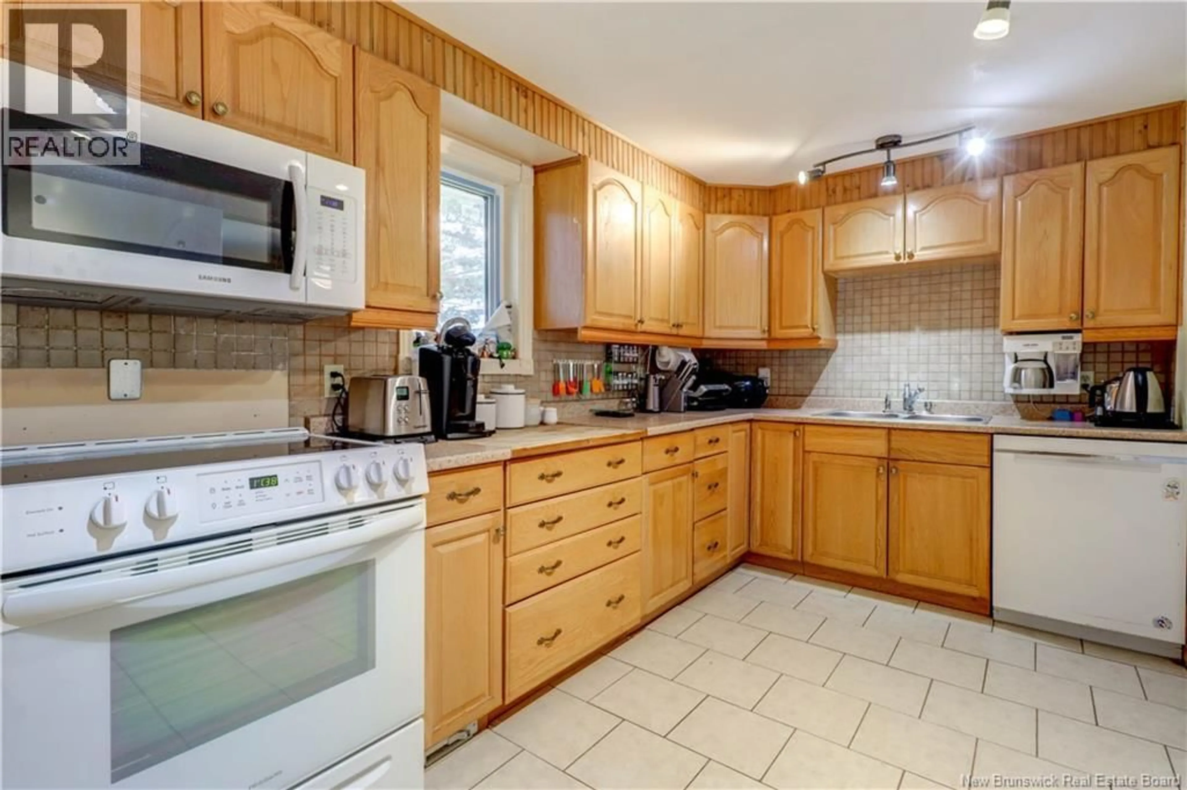 Standard kitchen, unknown for 6832 ROUTE 111, Sussex New Brunswick E4E4S7