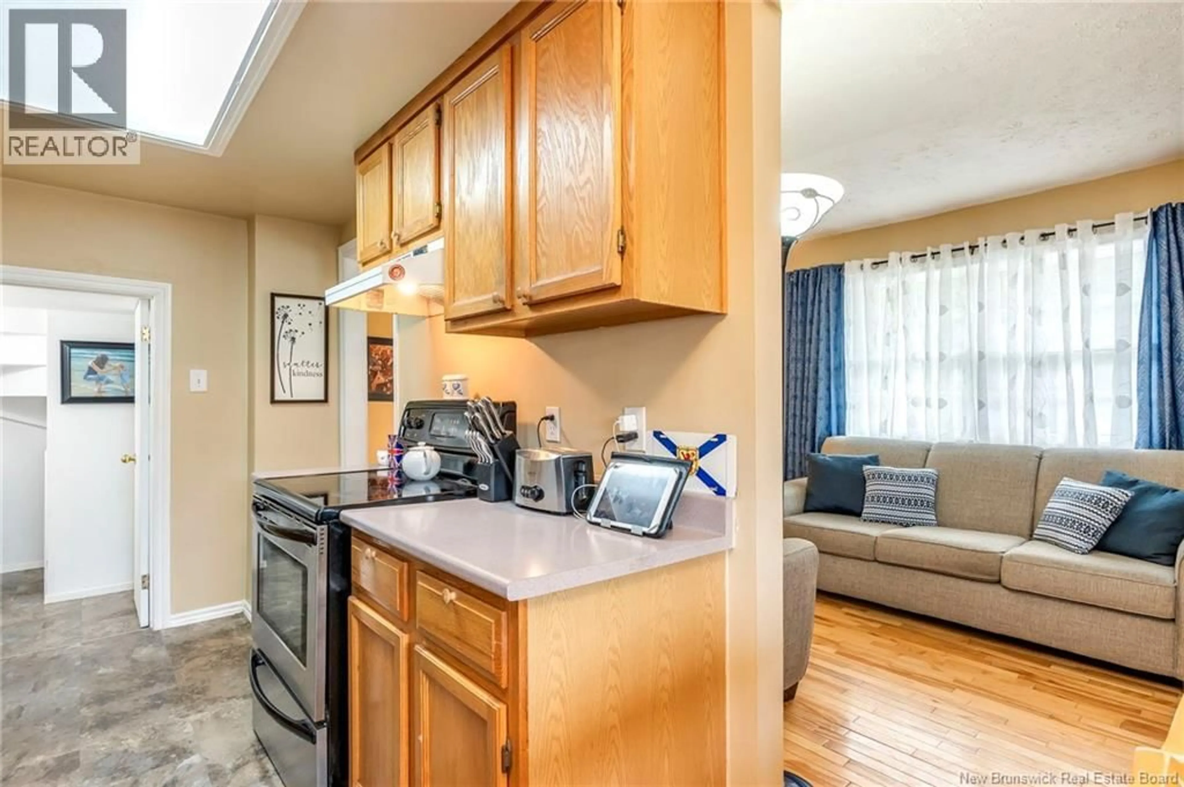 Standard kitchen, wood/laminate floor for 418 TARTAN STREET, Saint John New Brunswick E2K2R7