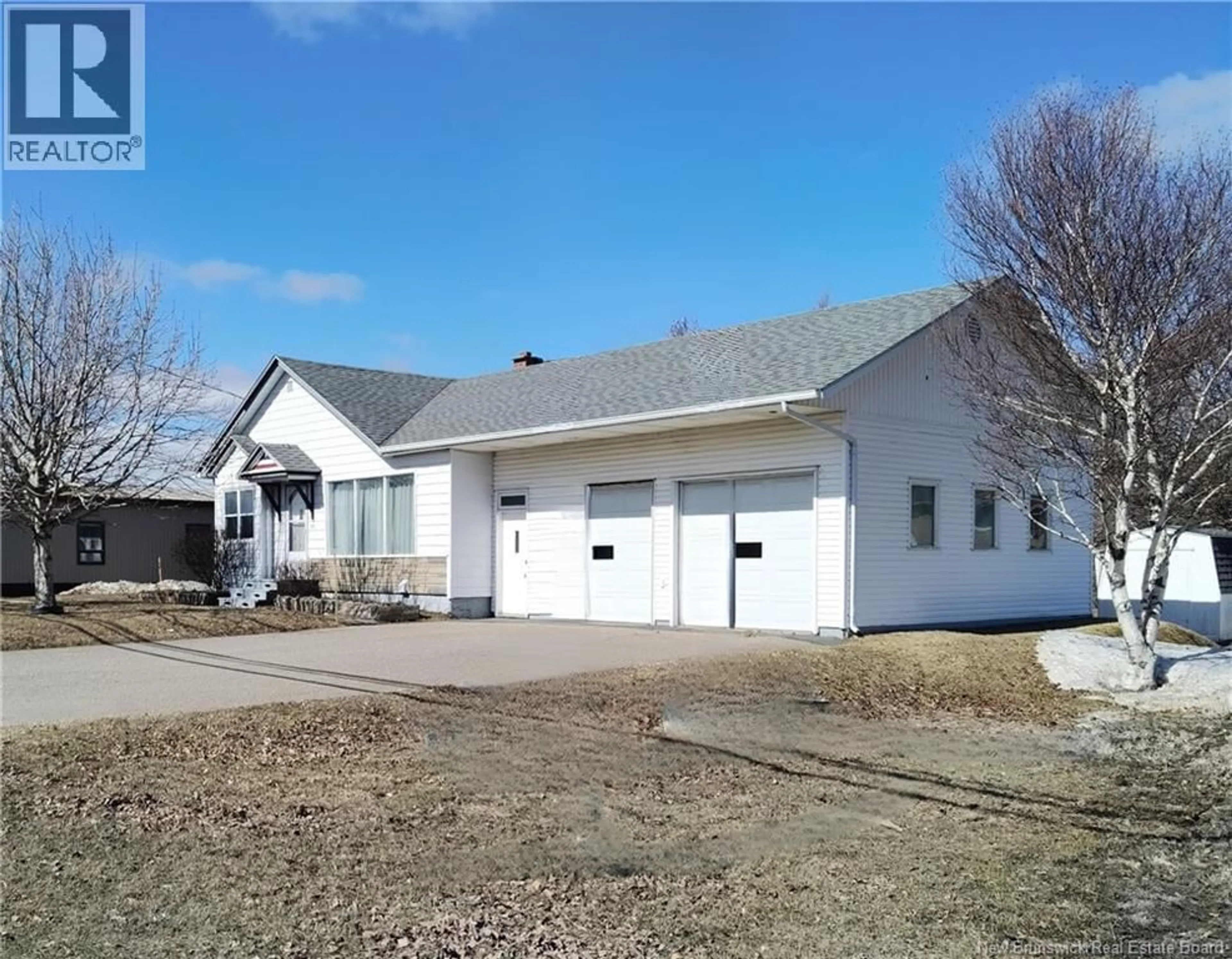 Home with vinyl exterior material, street for 141 1 ERE RUE, Shippagan New Brunswick E8S1A2