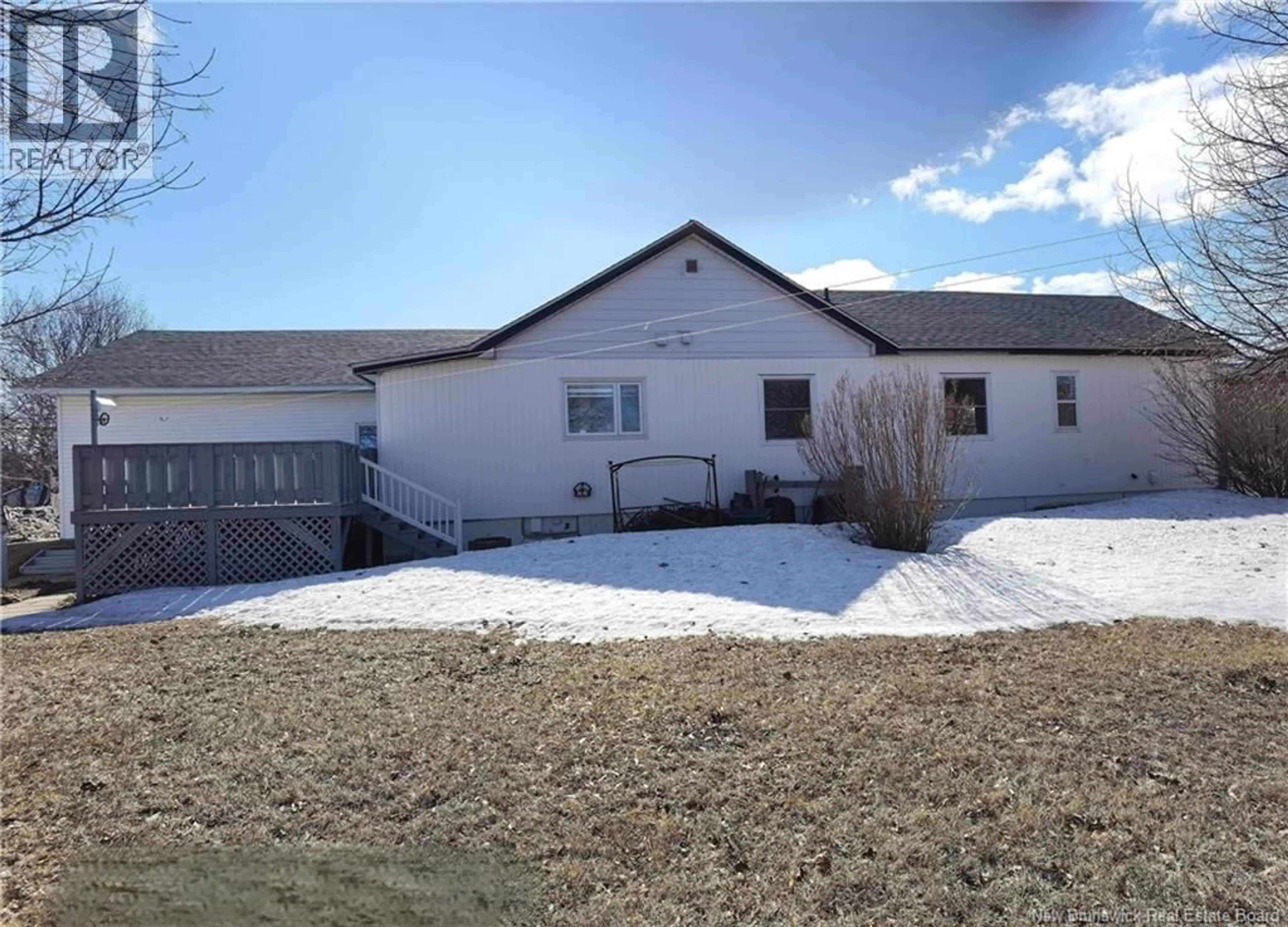 A pic from outside/outdoor area/front of a property/back of a property/a pic from drone, building for 141 1 ERE RUE, Shippagan New Brunswick E8S1A2
