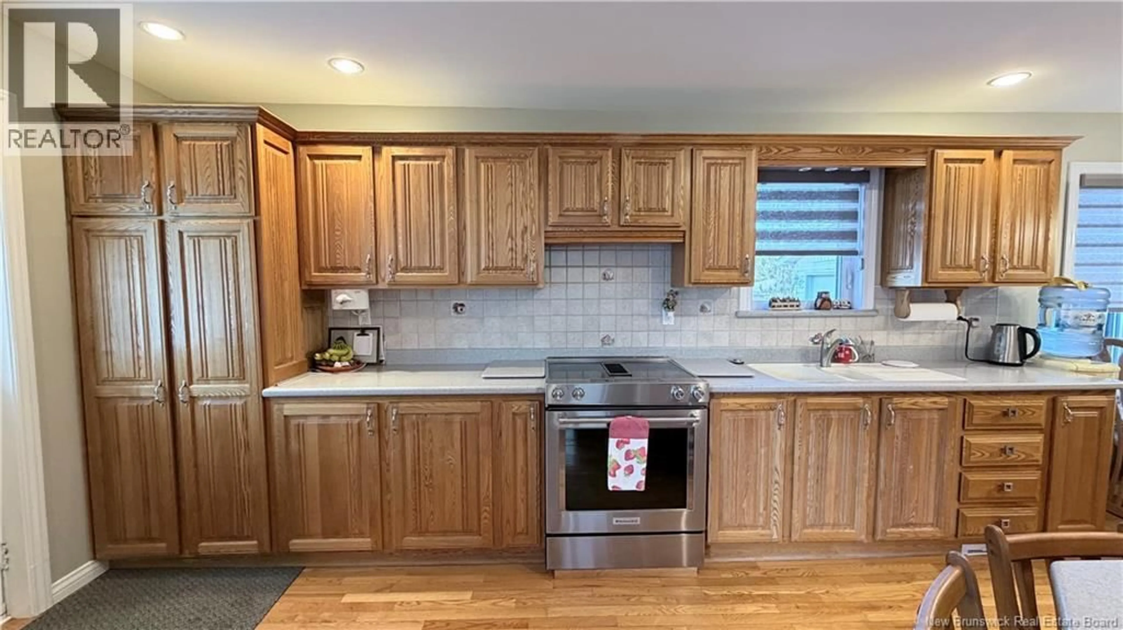 Standard kitchen, wood/laminate floor for 410 TOBIQUE STREET, Grand-Sault/Grand Falls New Brunswick E3Y1B1