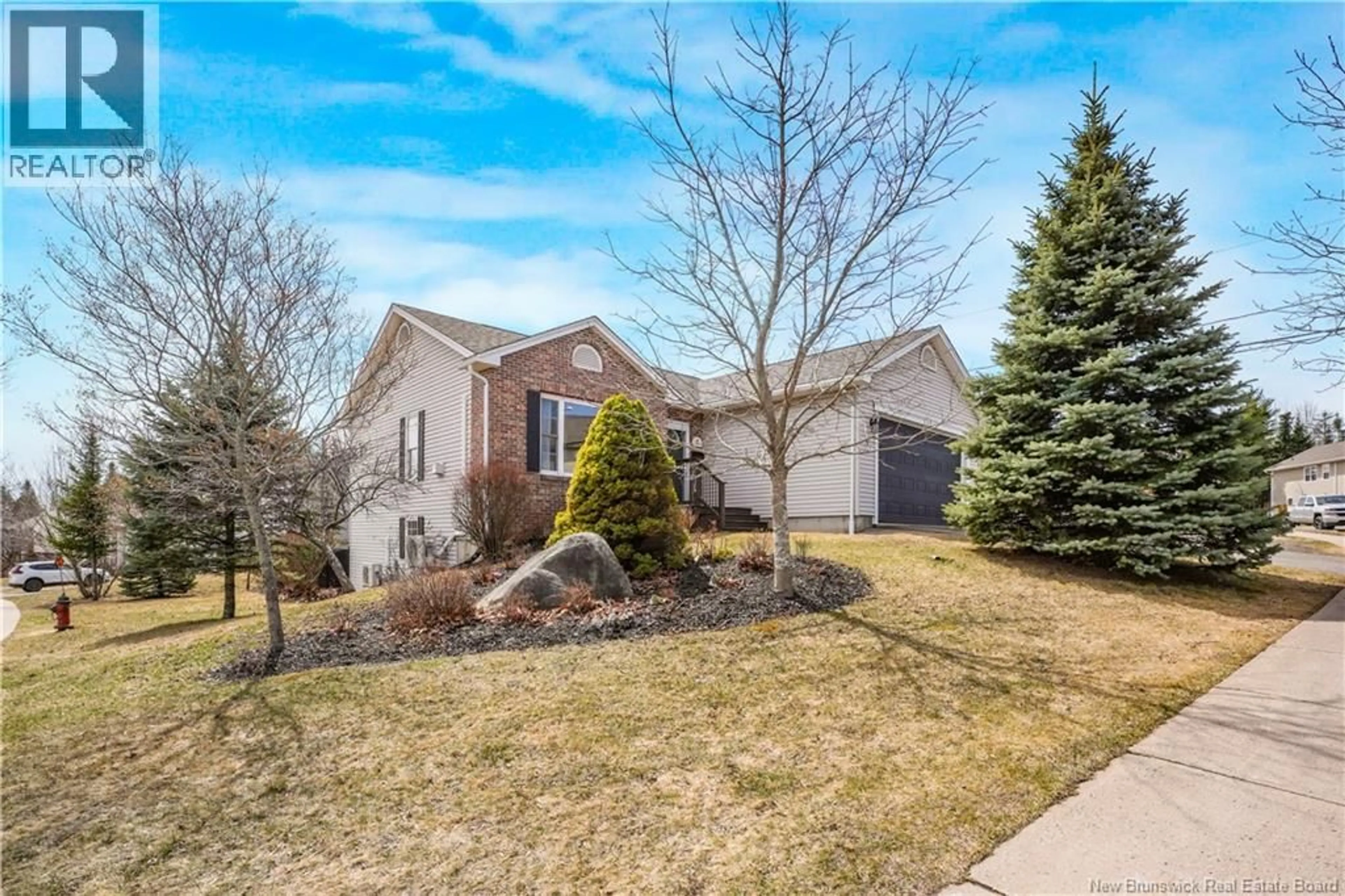 A pic from outside/outdoor area/front of a property/back of a property/a pic from drone, street for 7 WYNGATE DRIVE, Fredericton New Brunswick E3A9X8