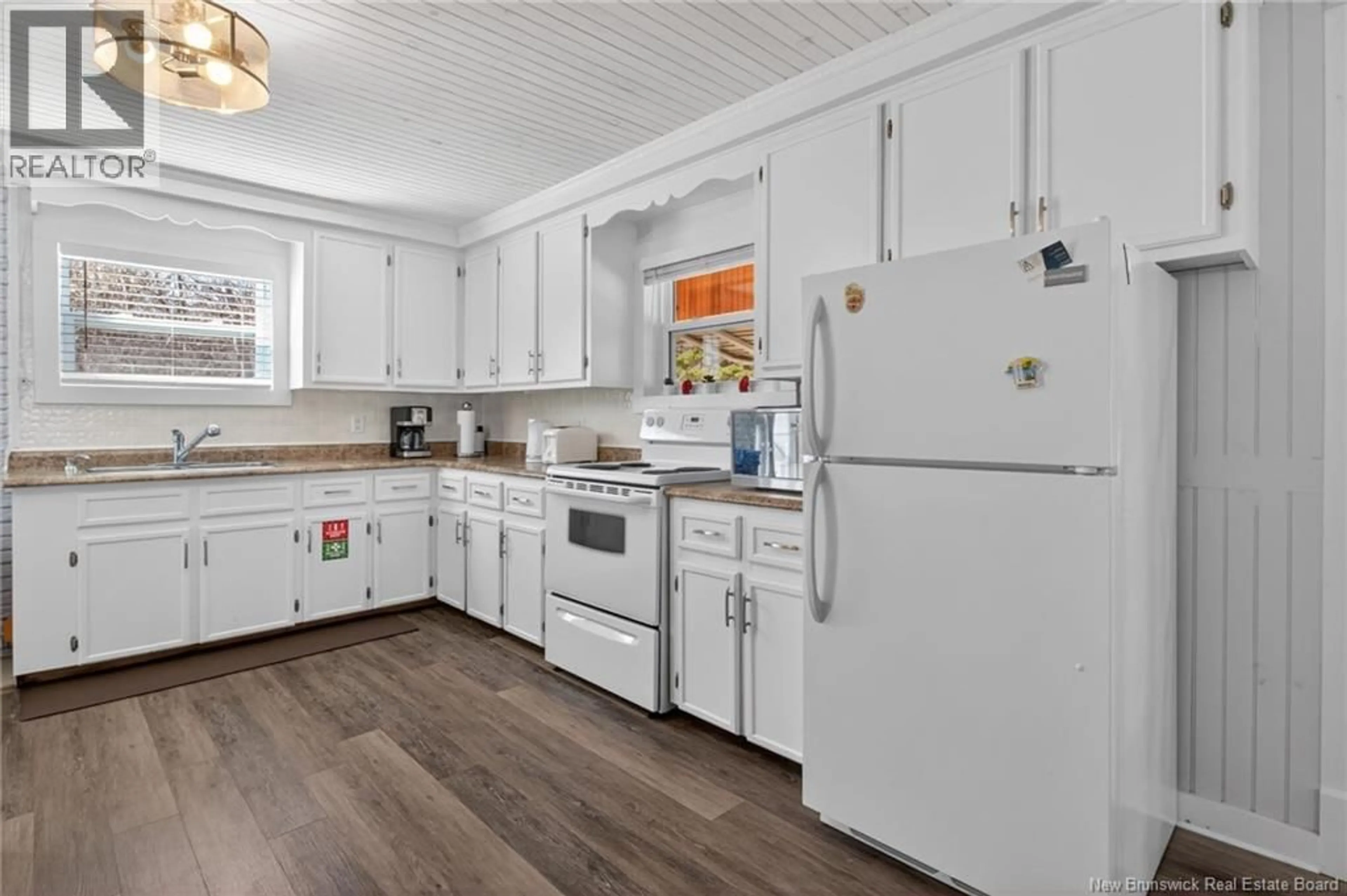 Standard kitchen, unknown for 7 RONS, Grande-Digue New Brunswick E4R5B4