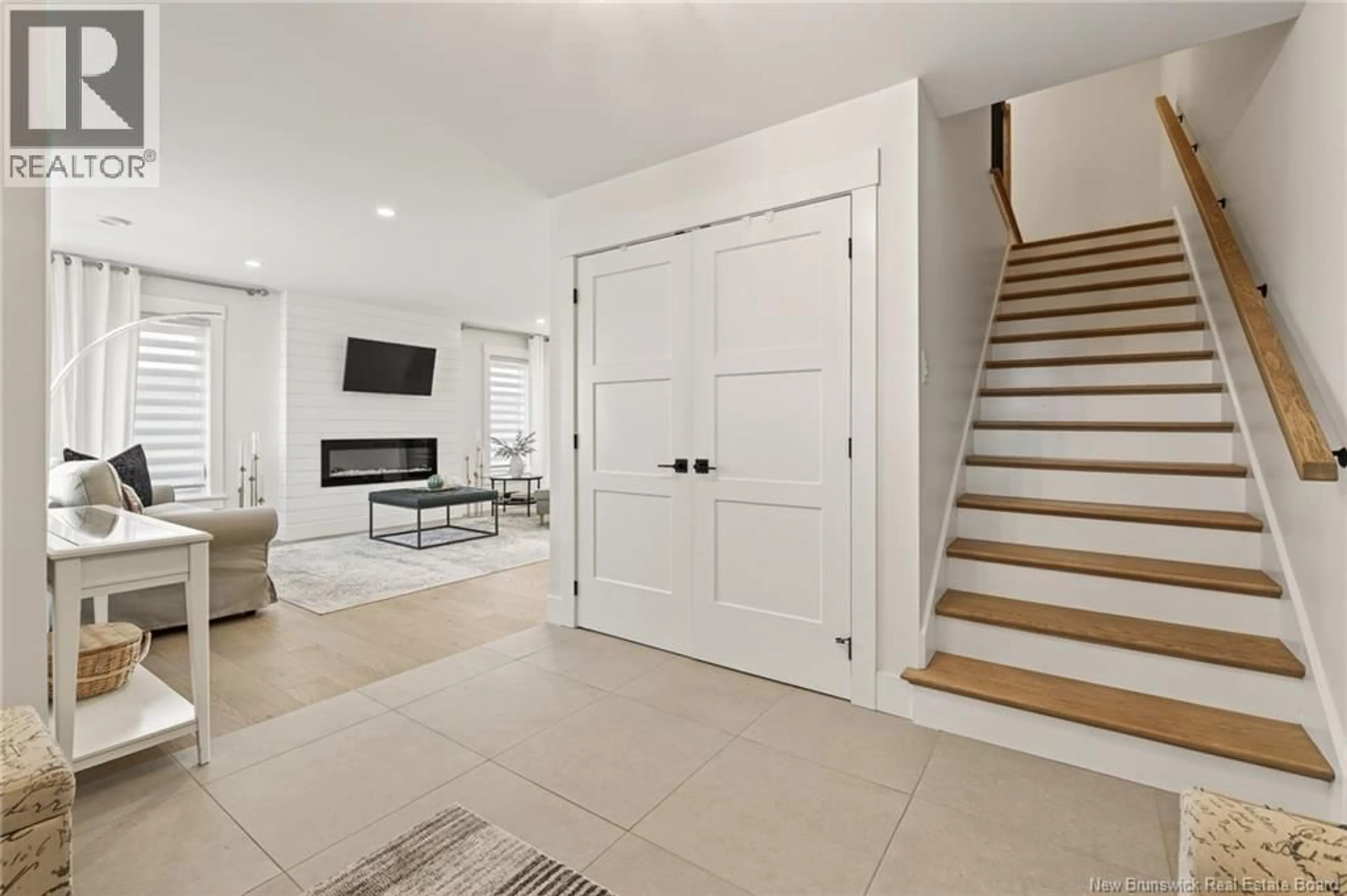 Indoor entryway for 106 DONAT CRESCENT, Dieppe New Brunswick E1A9L4