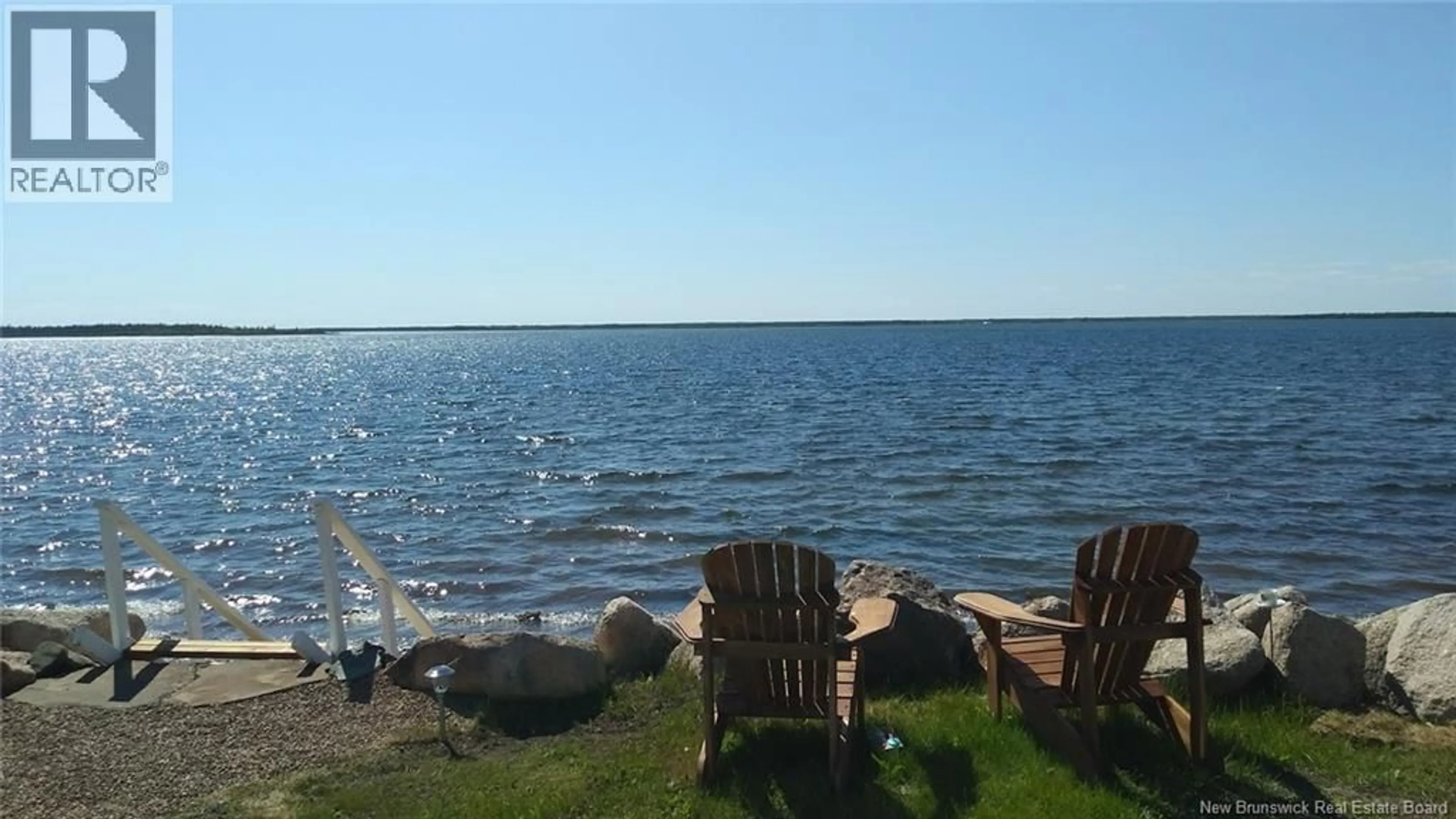 Patio, water/lake/river/ocean view for 33 ALLÉE LOUISA ALLÉE, Shippagan New Brunswick E8S2X3