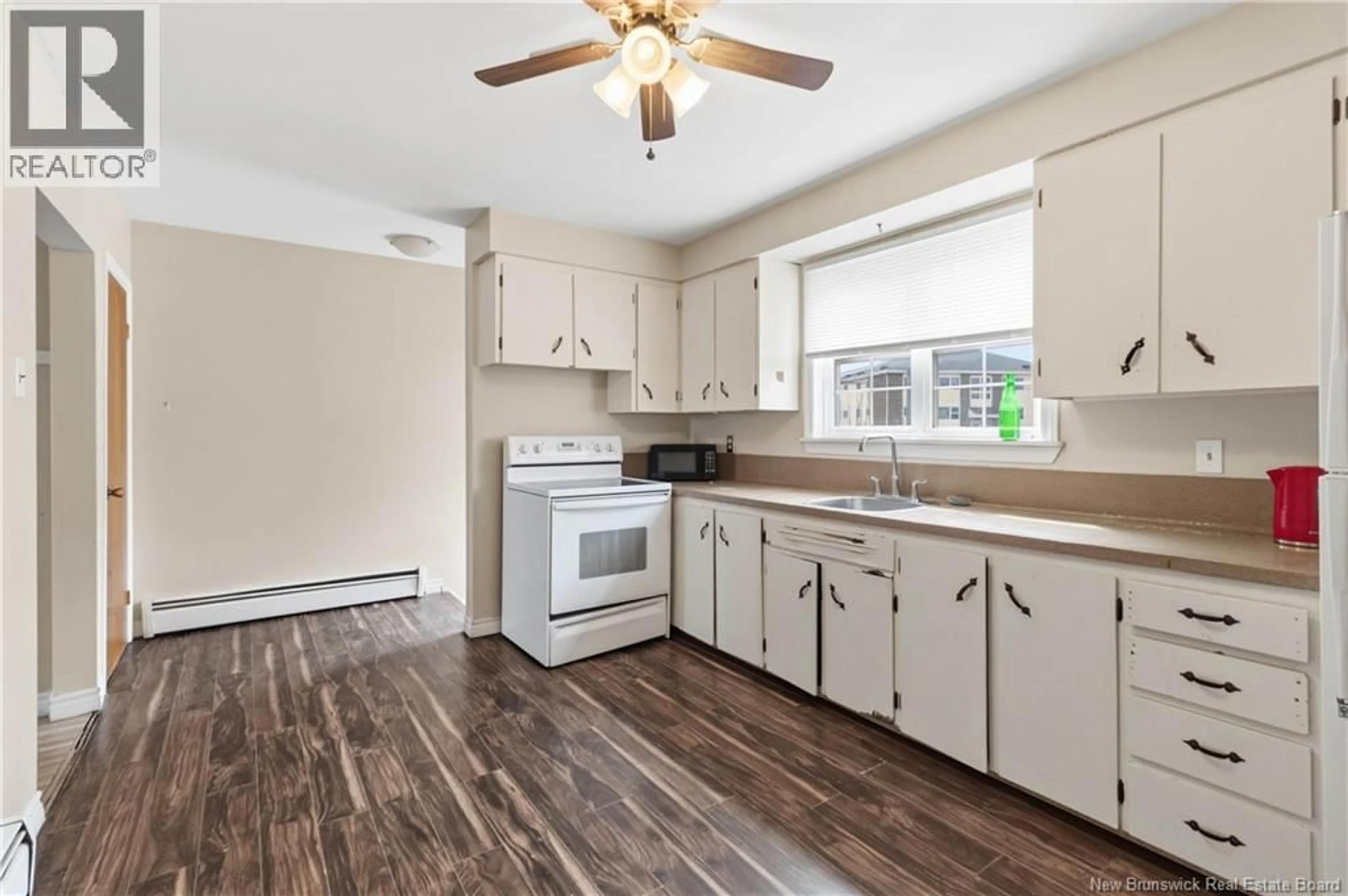 Standard kitchen, wood/laminate floor for 6 - 92 REGINA STREET, Moncton New Brunswick E1C7G2
