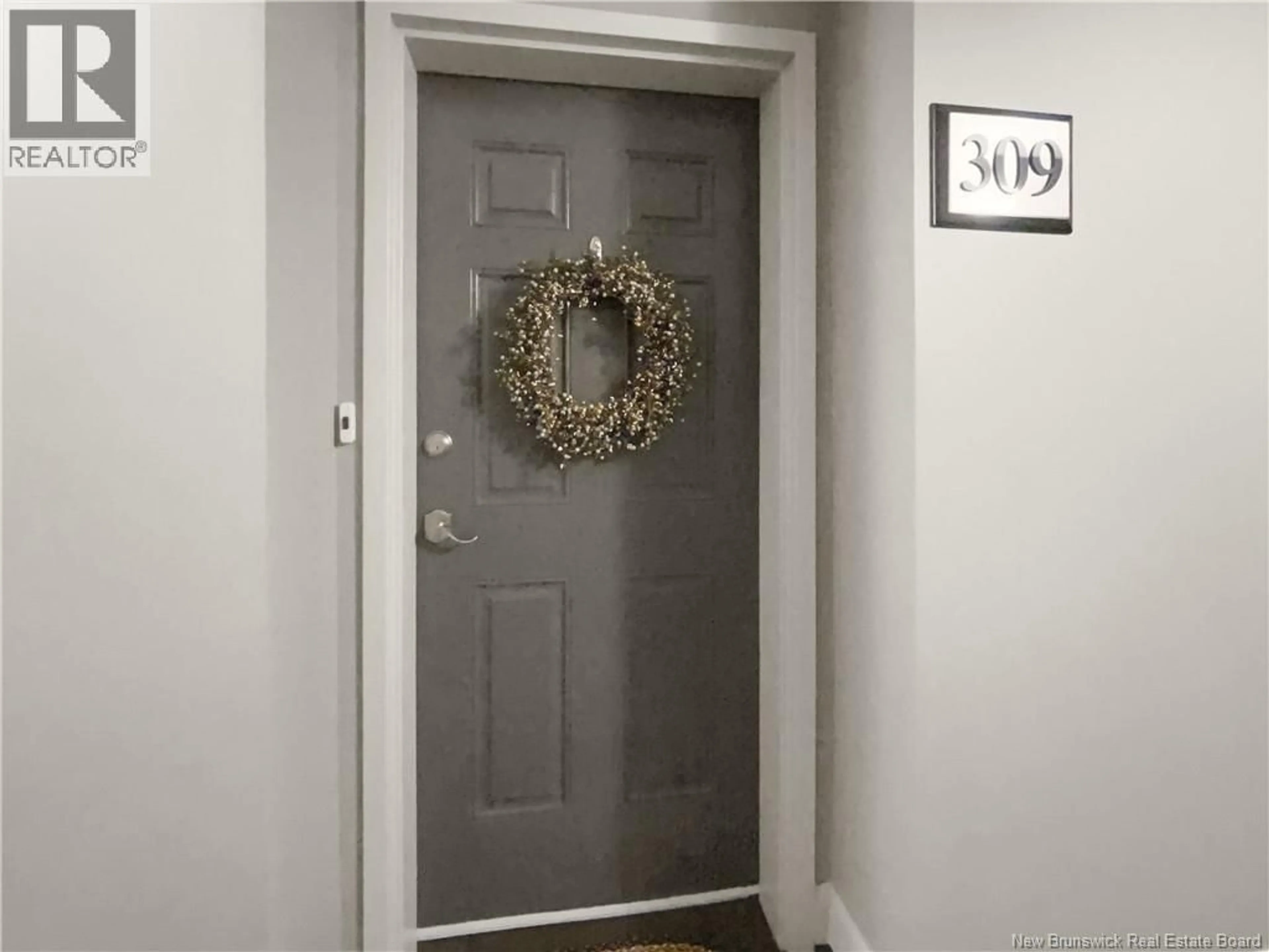 Indoor entryway for 309 - 88 WOODS TERRACE, Moncton New Brunswick E1G1X6