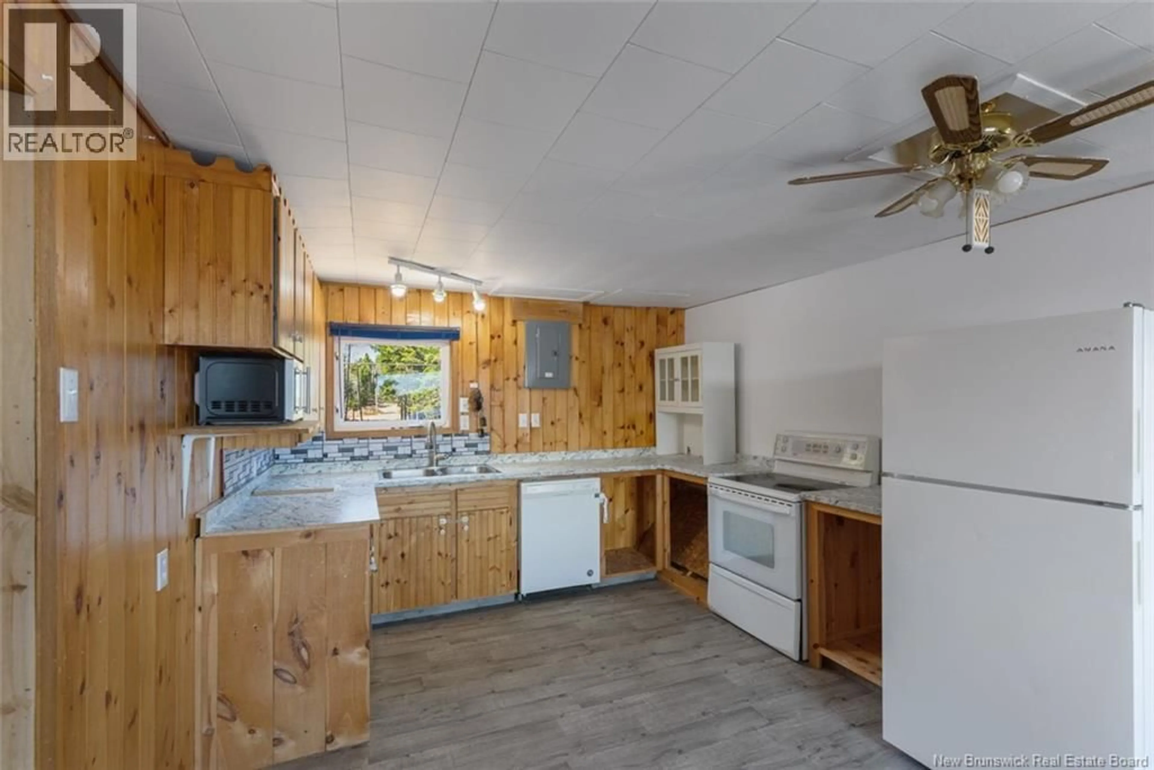 Standard kitchen, ceramic/tile floor for 28 IRVING BEACH LANE, Baie Verte New Brunswick E4M2Y5
