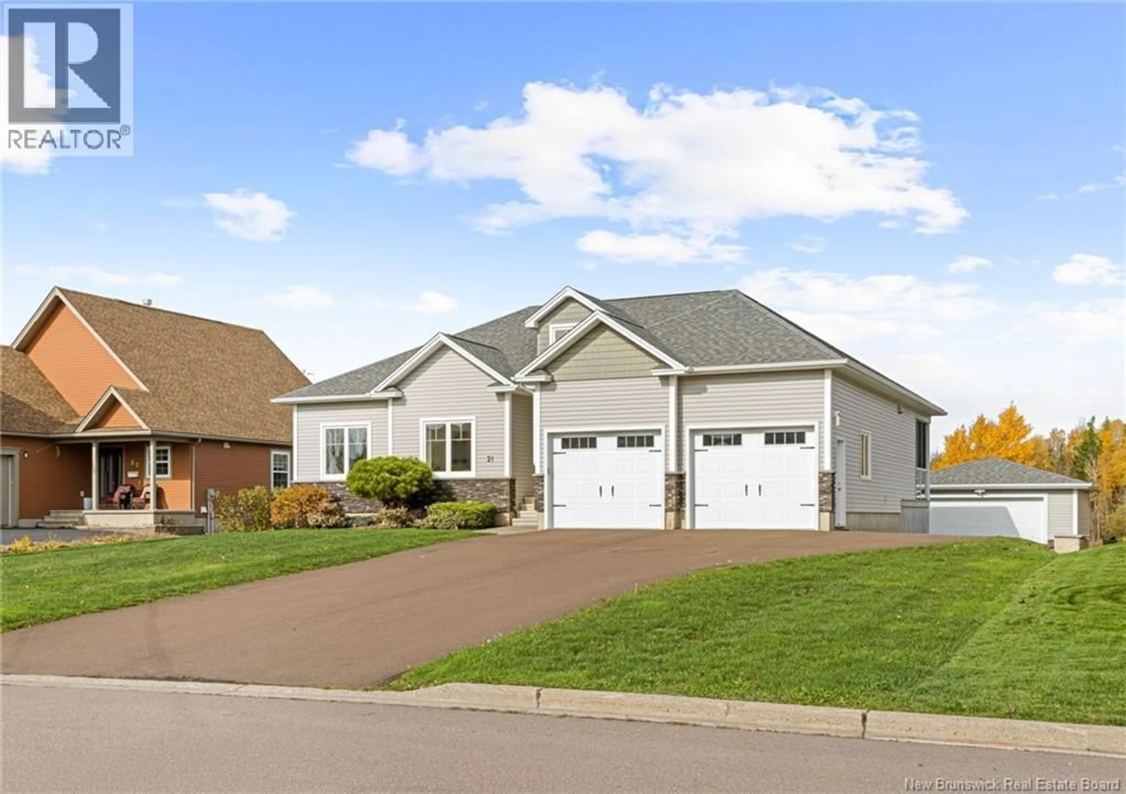 Home with vinyl exterior material, street for 21 HAMMOND STREET, Moncton New Brunswick E1A6C4