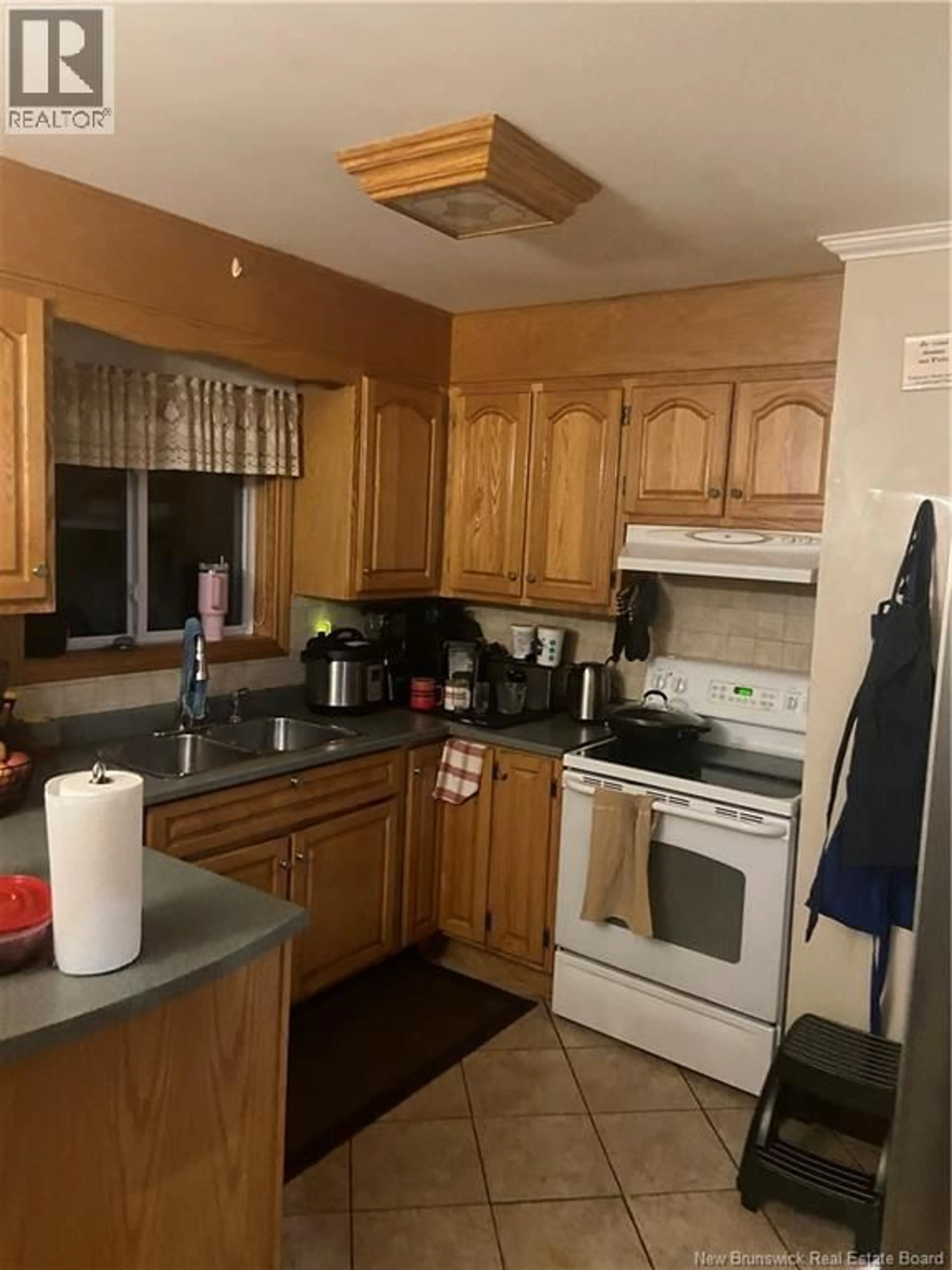 Standard kitchen, unknown for 11 KENNINGTON STREET, Saint John New Brunswick E2J2Z1