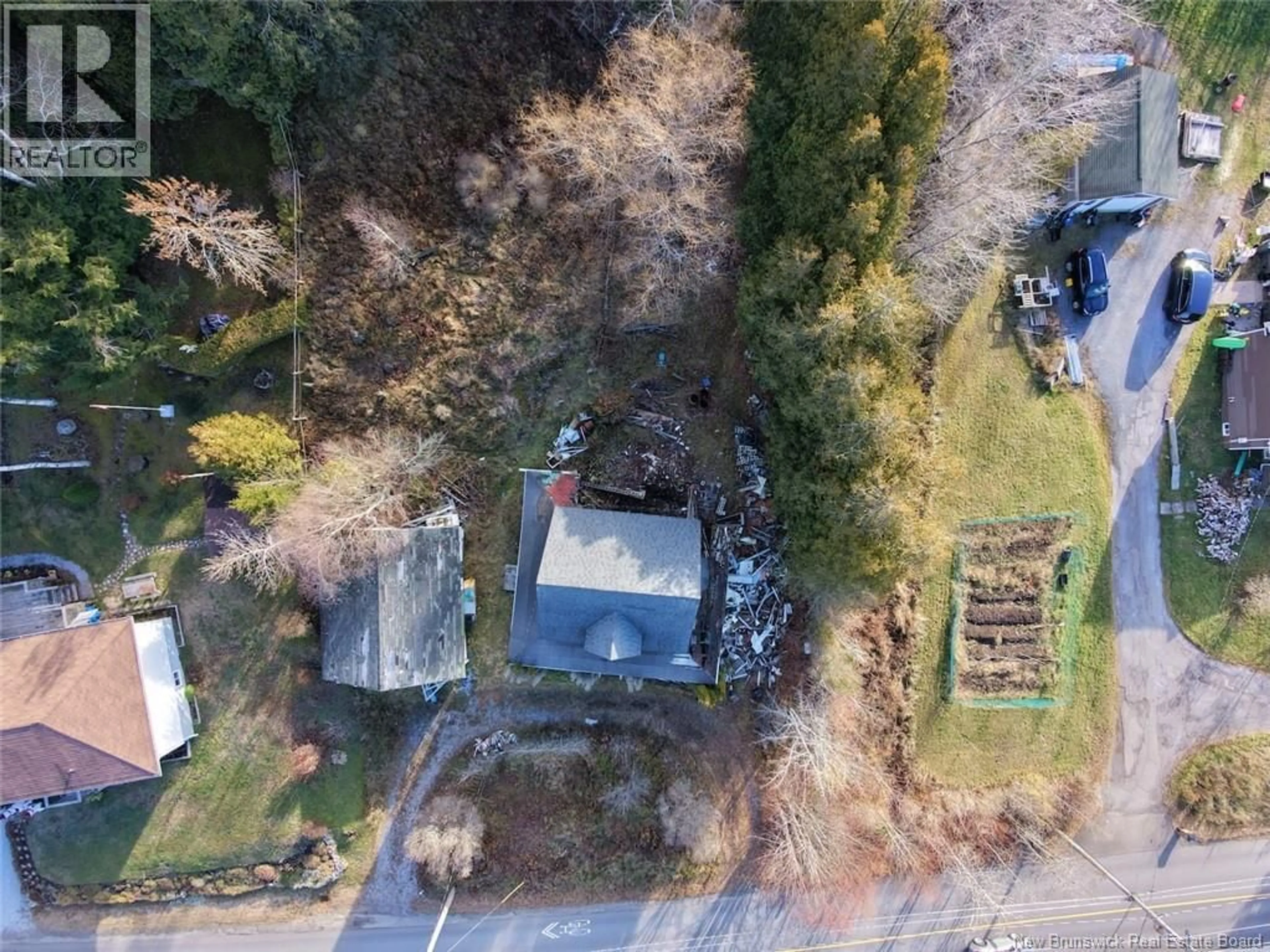 A pic from outside/outdoor area/front of a property/back of a property/a pic from drone, street for 2879 WESTFIELD ROAD, Saint John New Brunswick E2M6S6