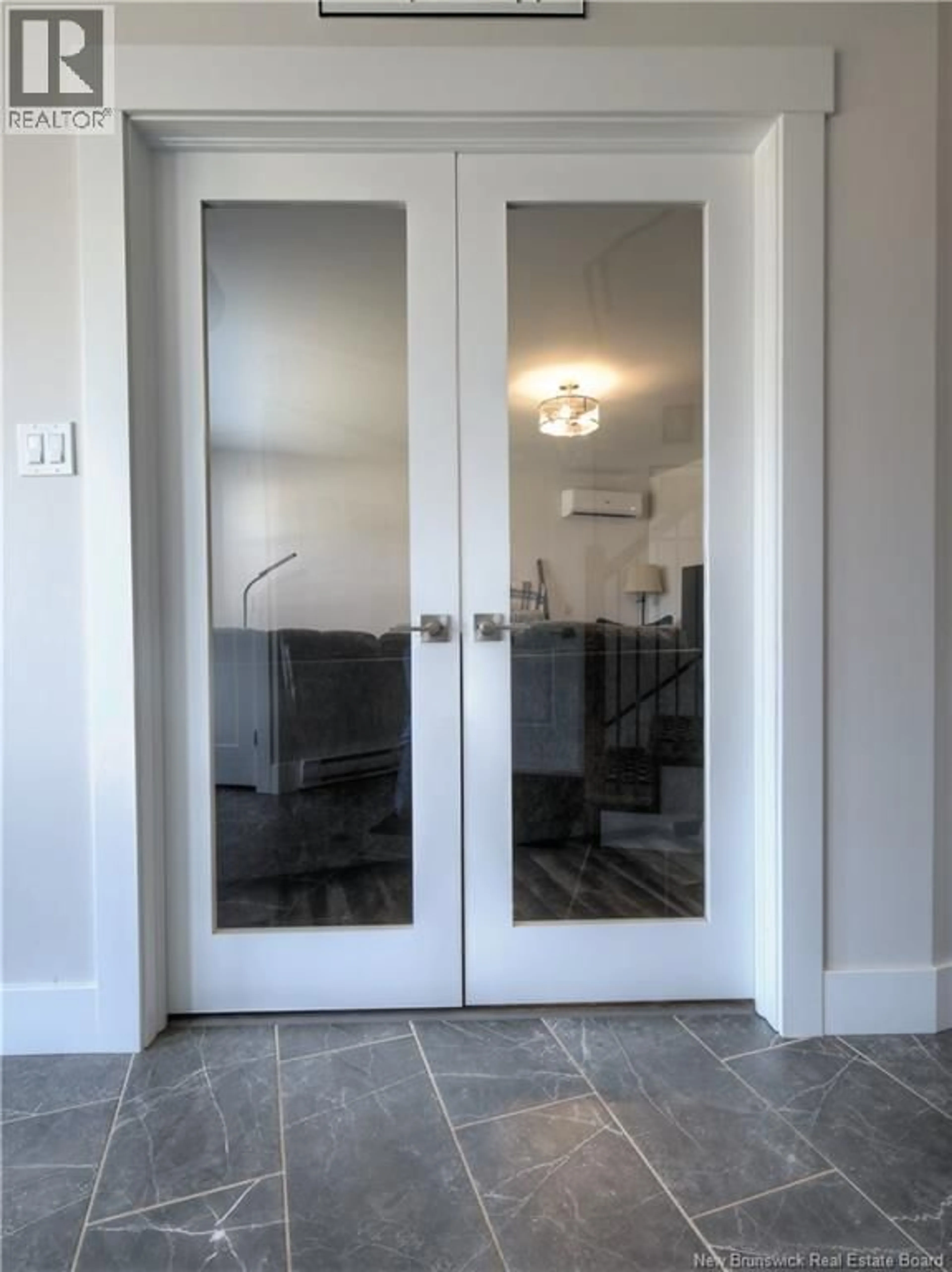 Indoor entryway for 28 DOHERTY DRIVE, Oromocto New Brunswick E2V0M1