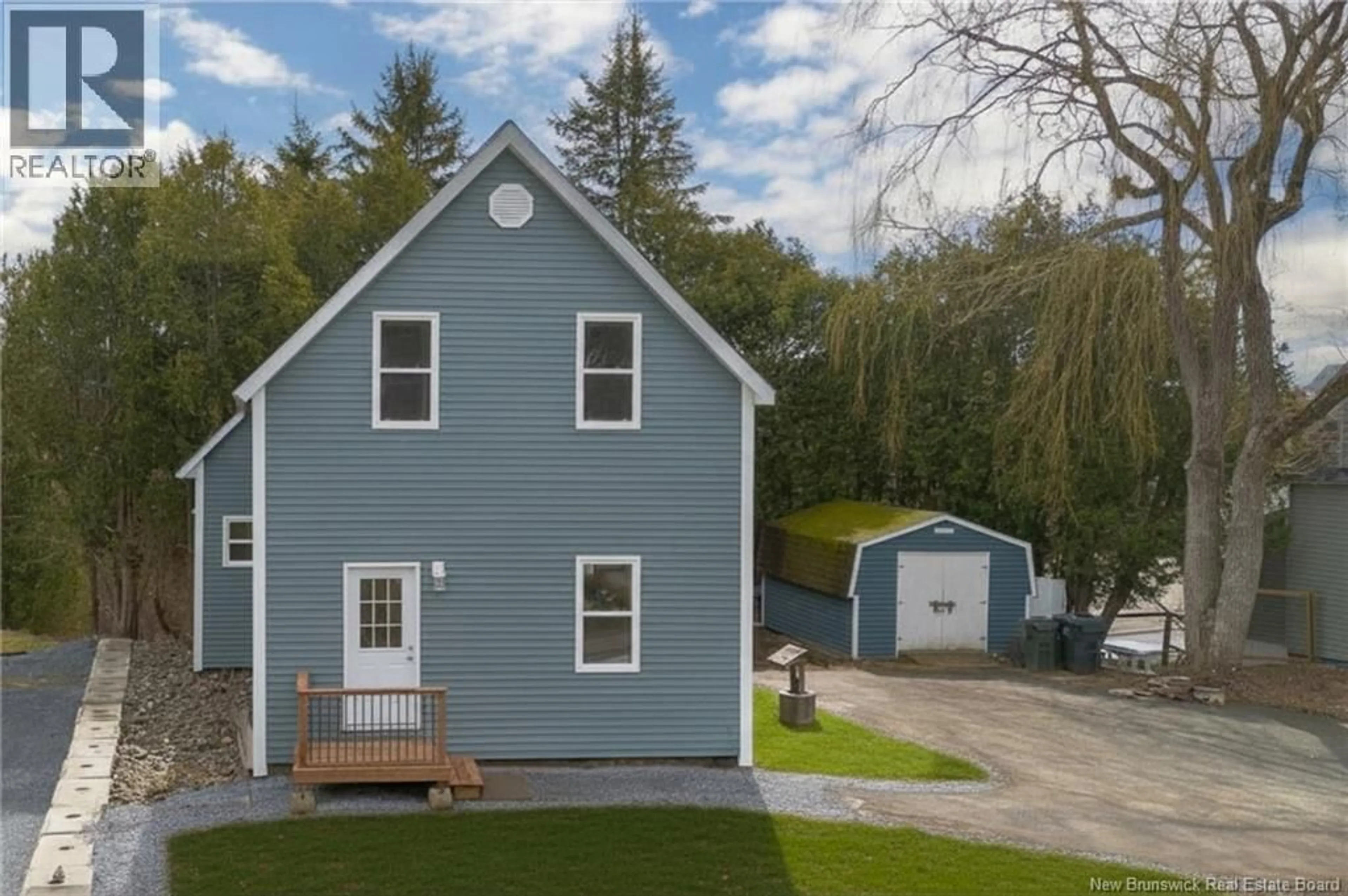 A pic from outside/outdoor area/front of a property/back of a property/a pic from drone, street for 864 MAIN STREET, Hampton New Brunswick E5N6B2